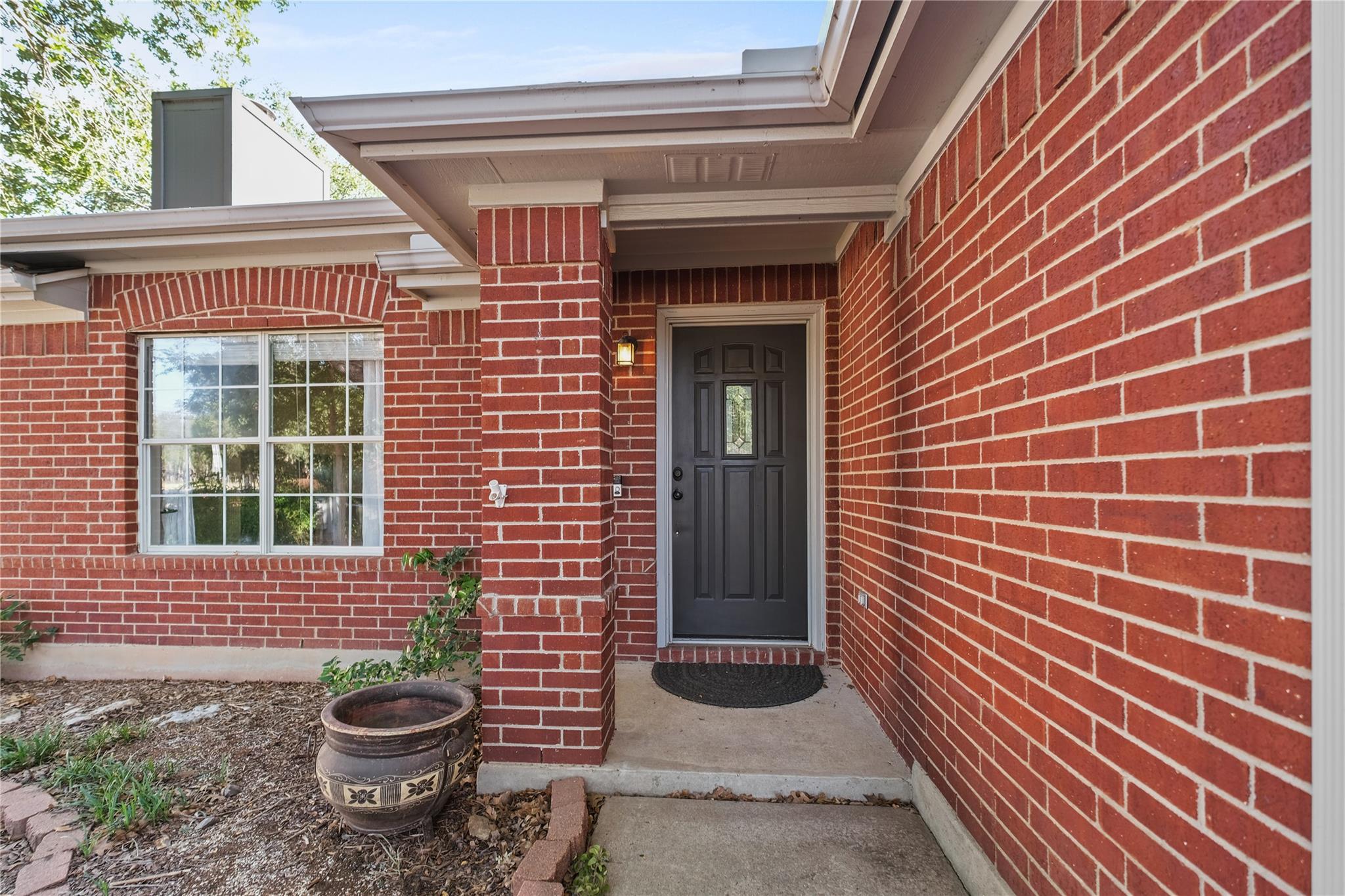 1005  Haleys Way Dr, photo 4