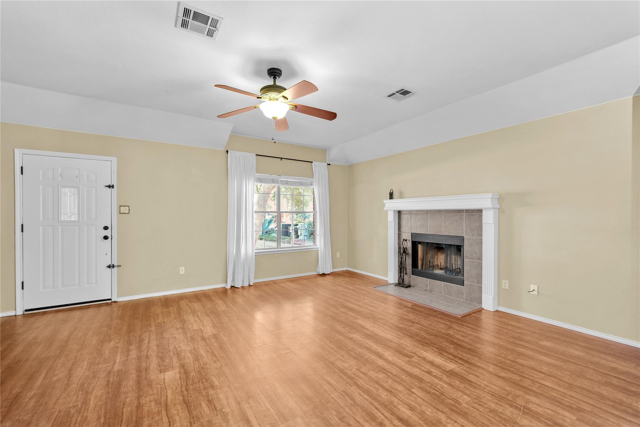 1005  Haleys Way Dr, photo 8