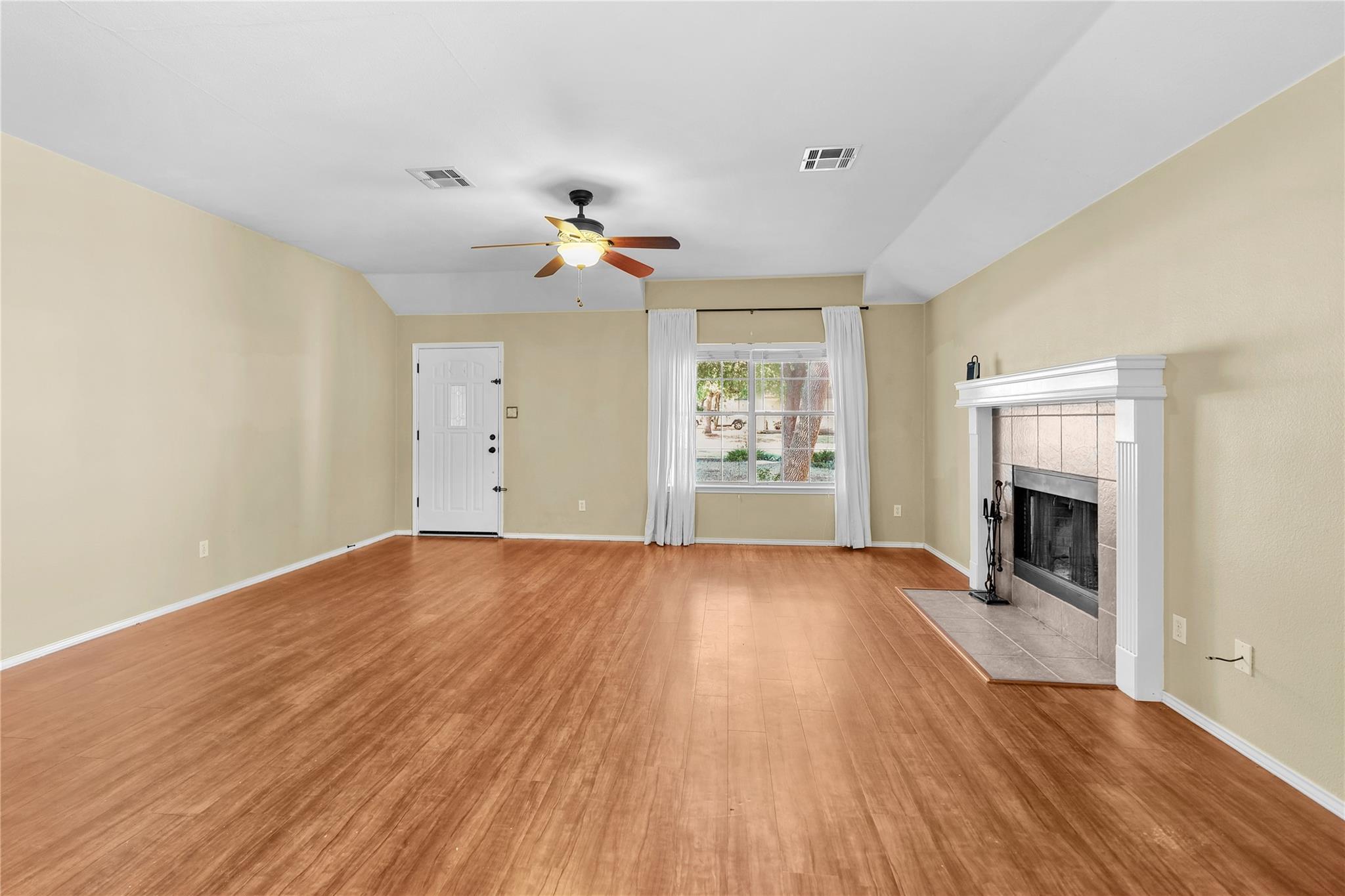 1005  Haleys Way Dr, photo 9