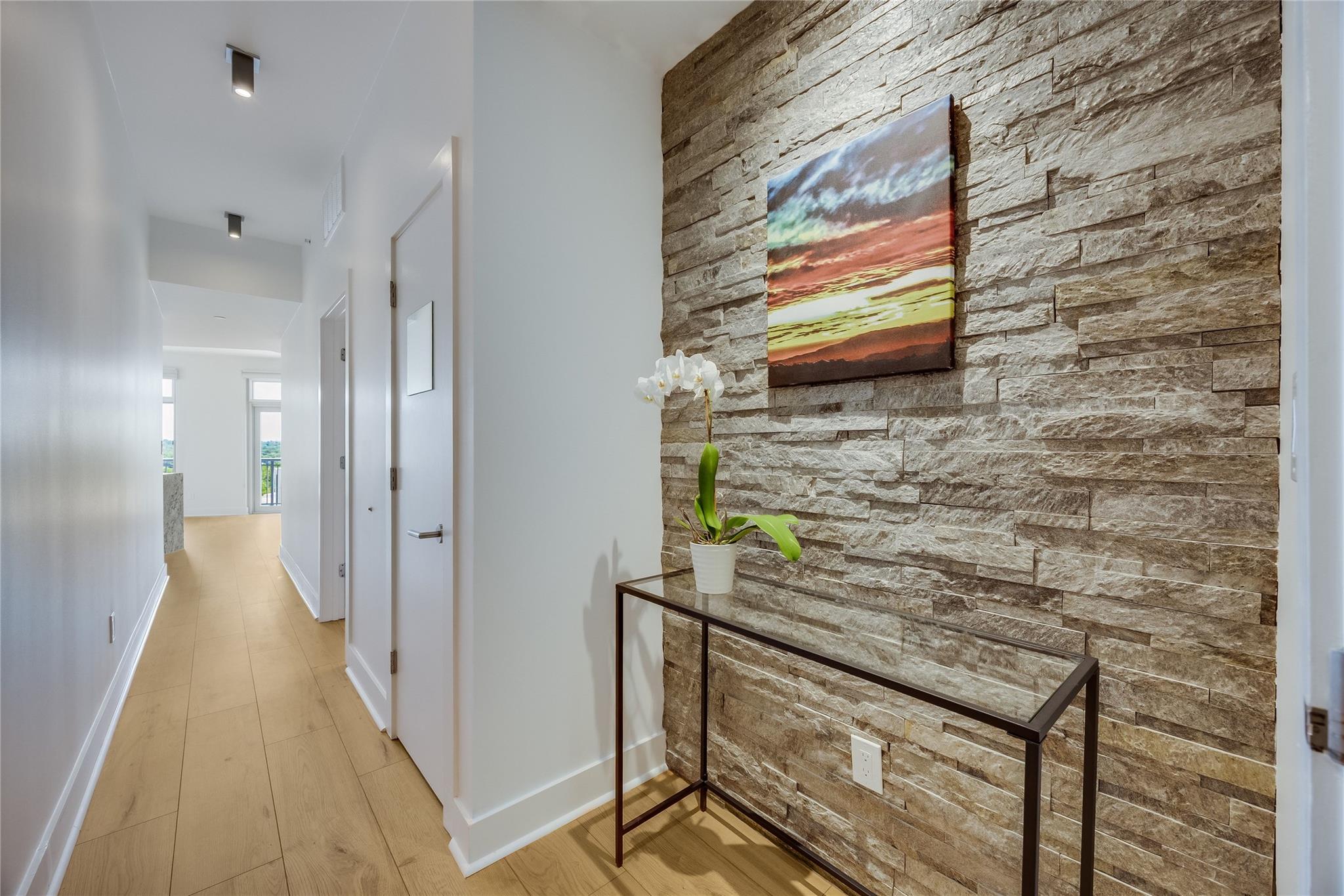 603  Davis St  #811, photo 2