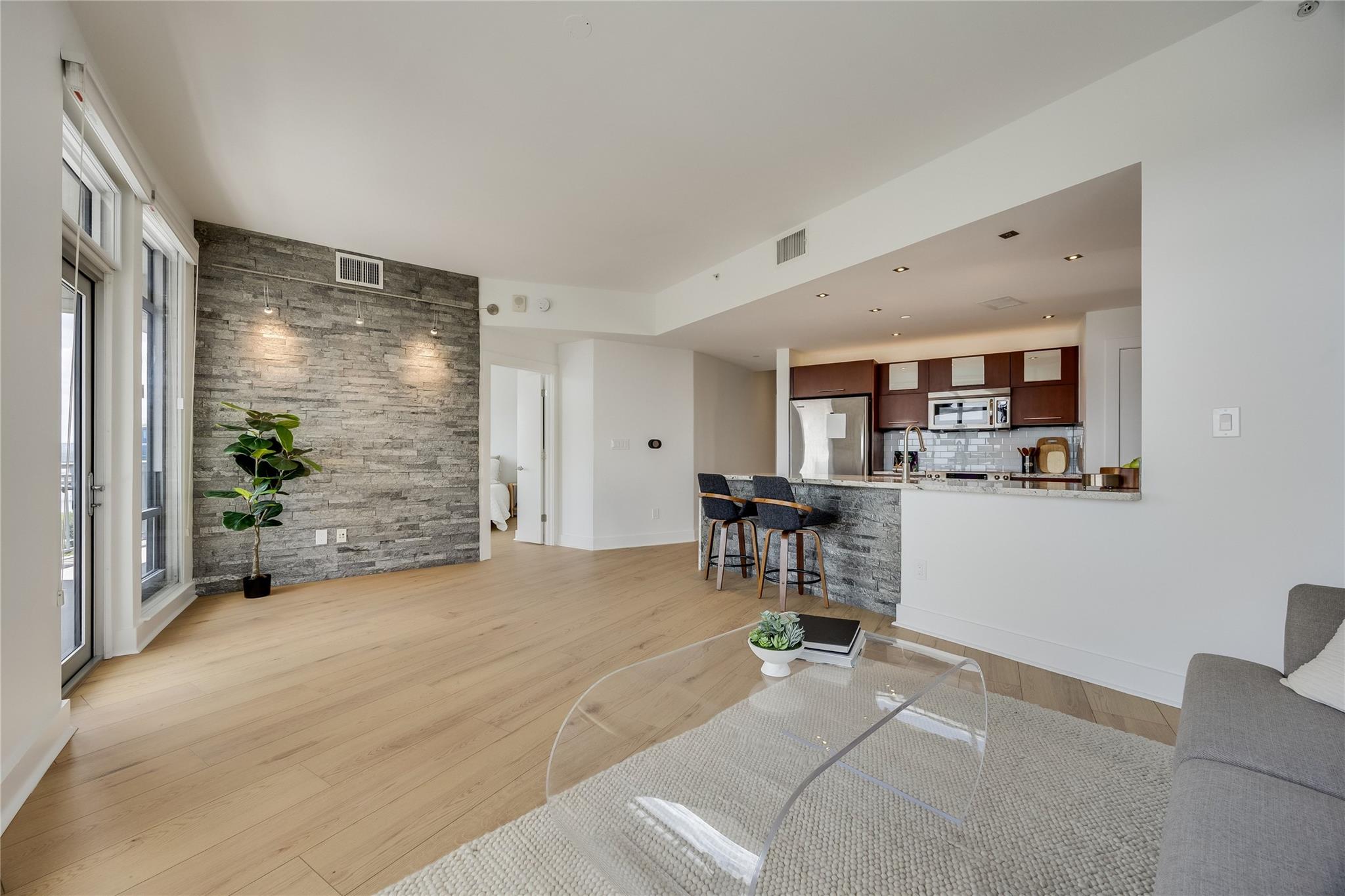 603  Davis St  #811, photo 4