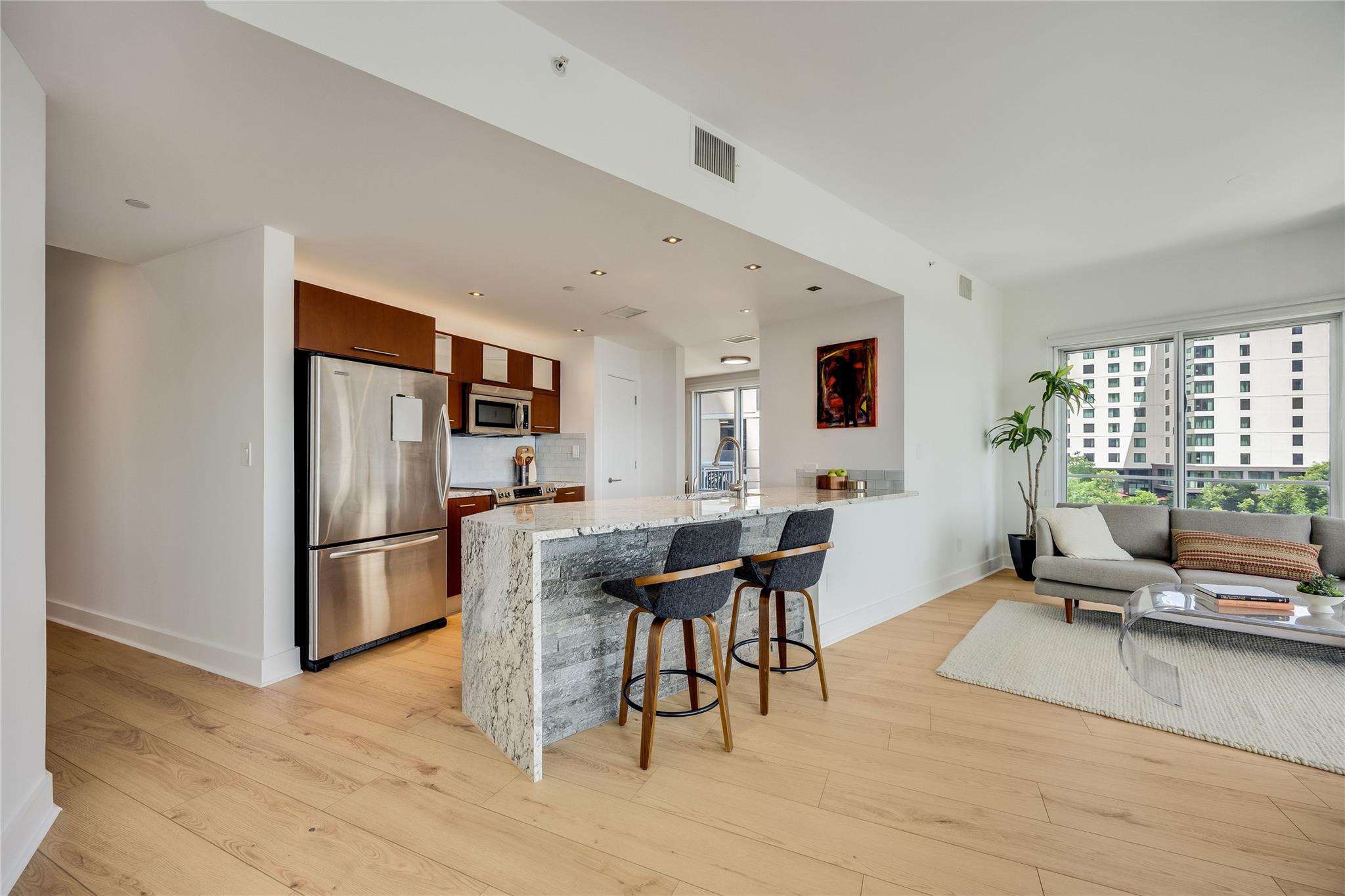 603  Davis St  #811, photo 9
