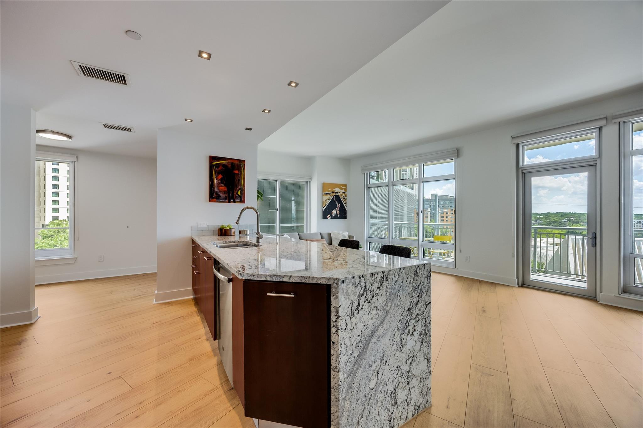 603  Davis St  #811, photo 10