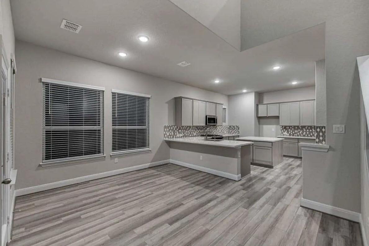 1461  El Paisano Dr, photo 3