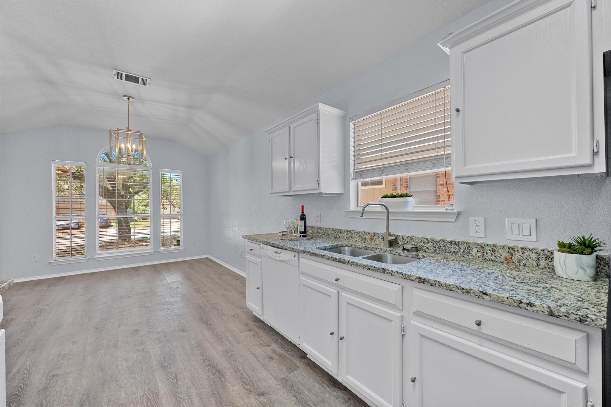 17505  Bishopsgate Dr, photo 5