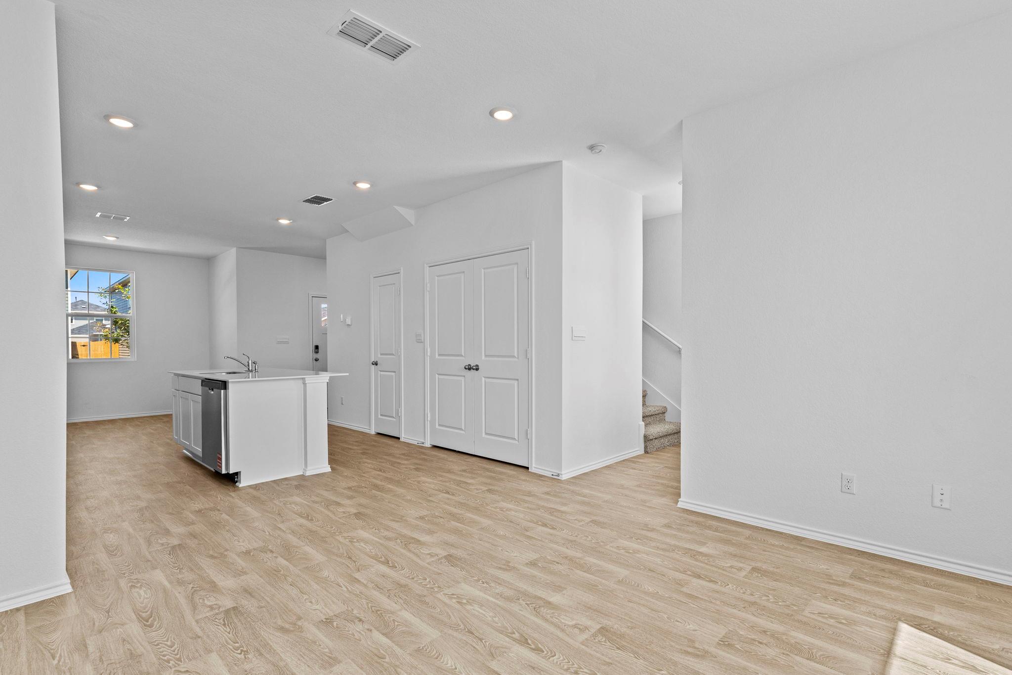 304 Constanza Trl photo 11