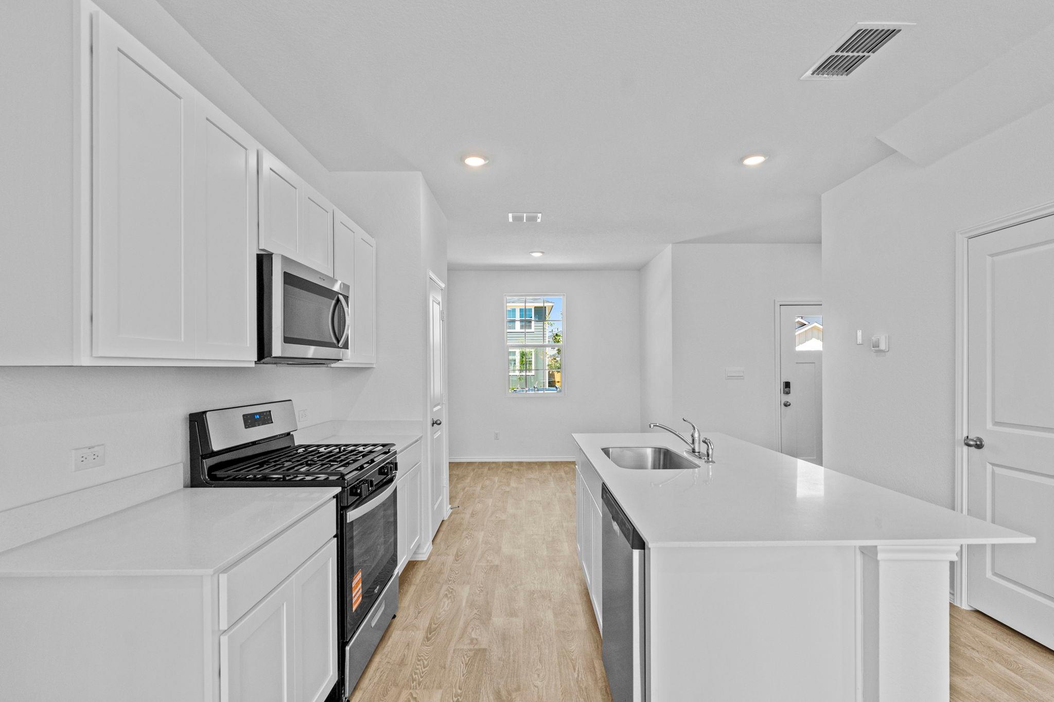 304 Constanza Trl photo 9