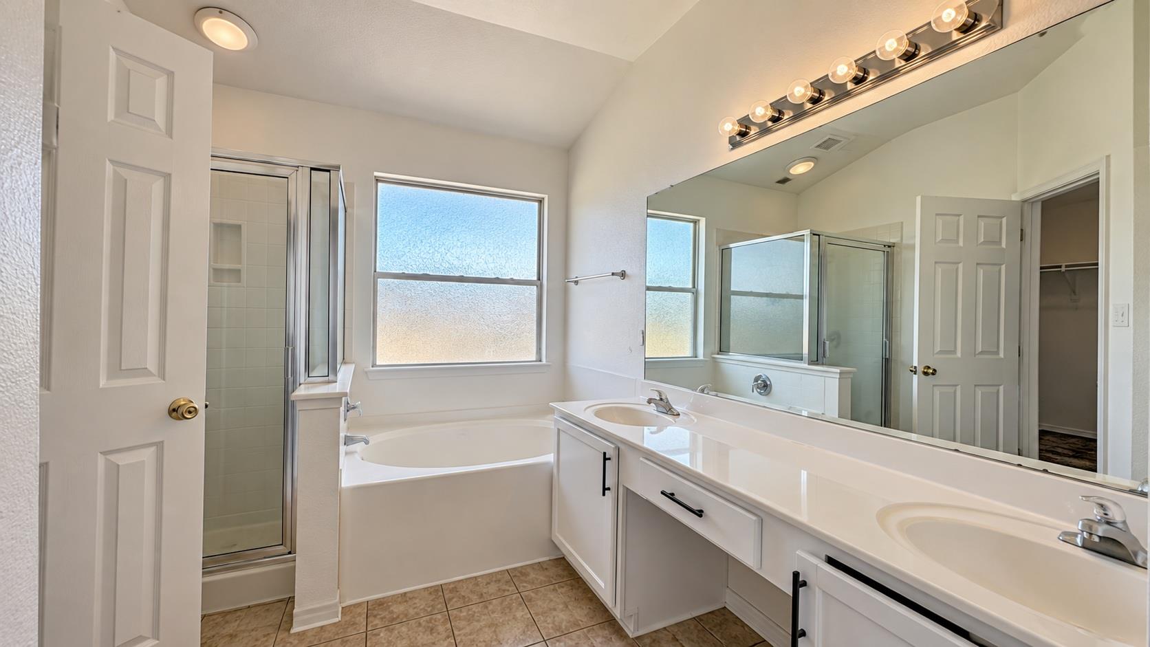 3819  Eagles Nest St, photo 10