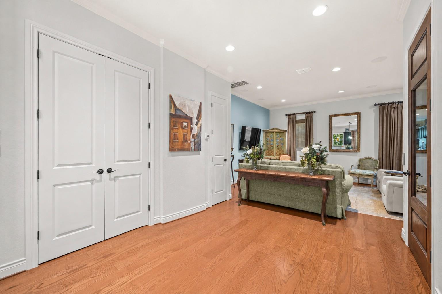 204  Adams St, photo 8