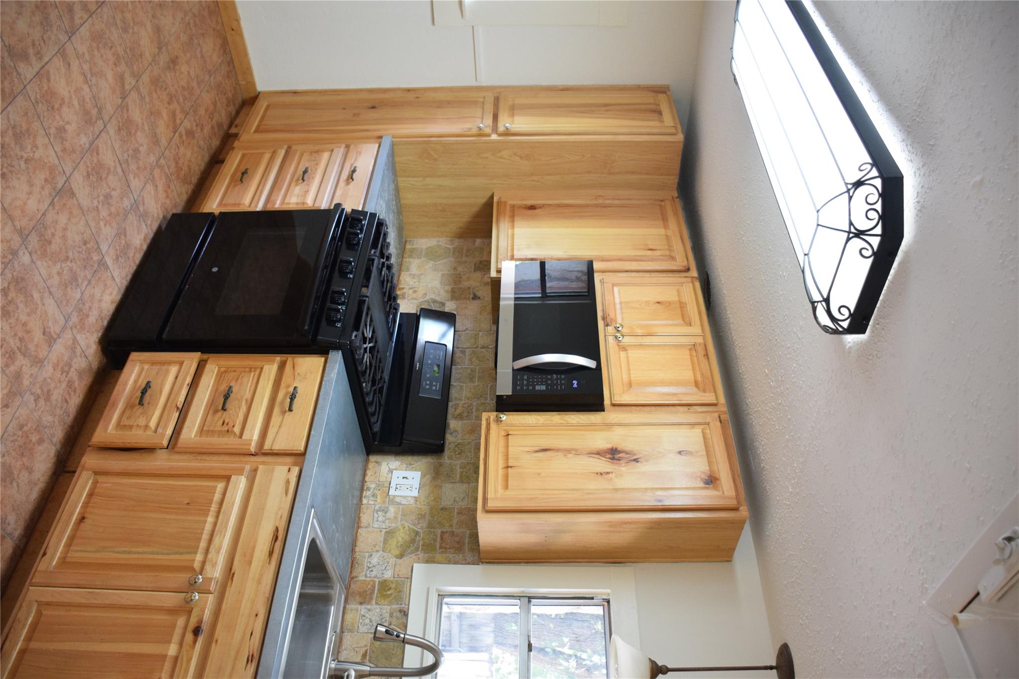1601 S Pine St, photo 6