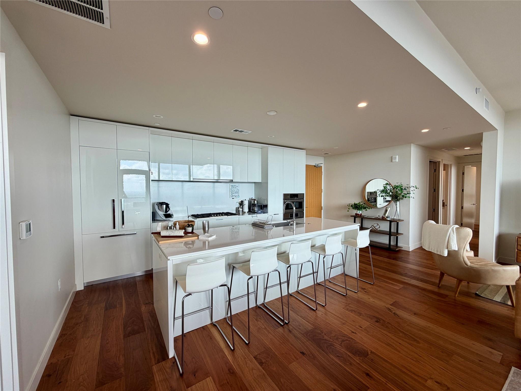 44  East Ave  #4305, photo 2