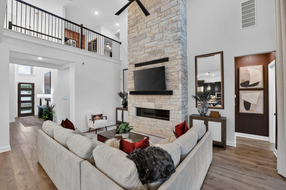 235  Belmont Way, photo 4