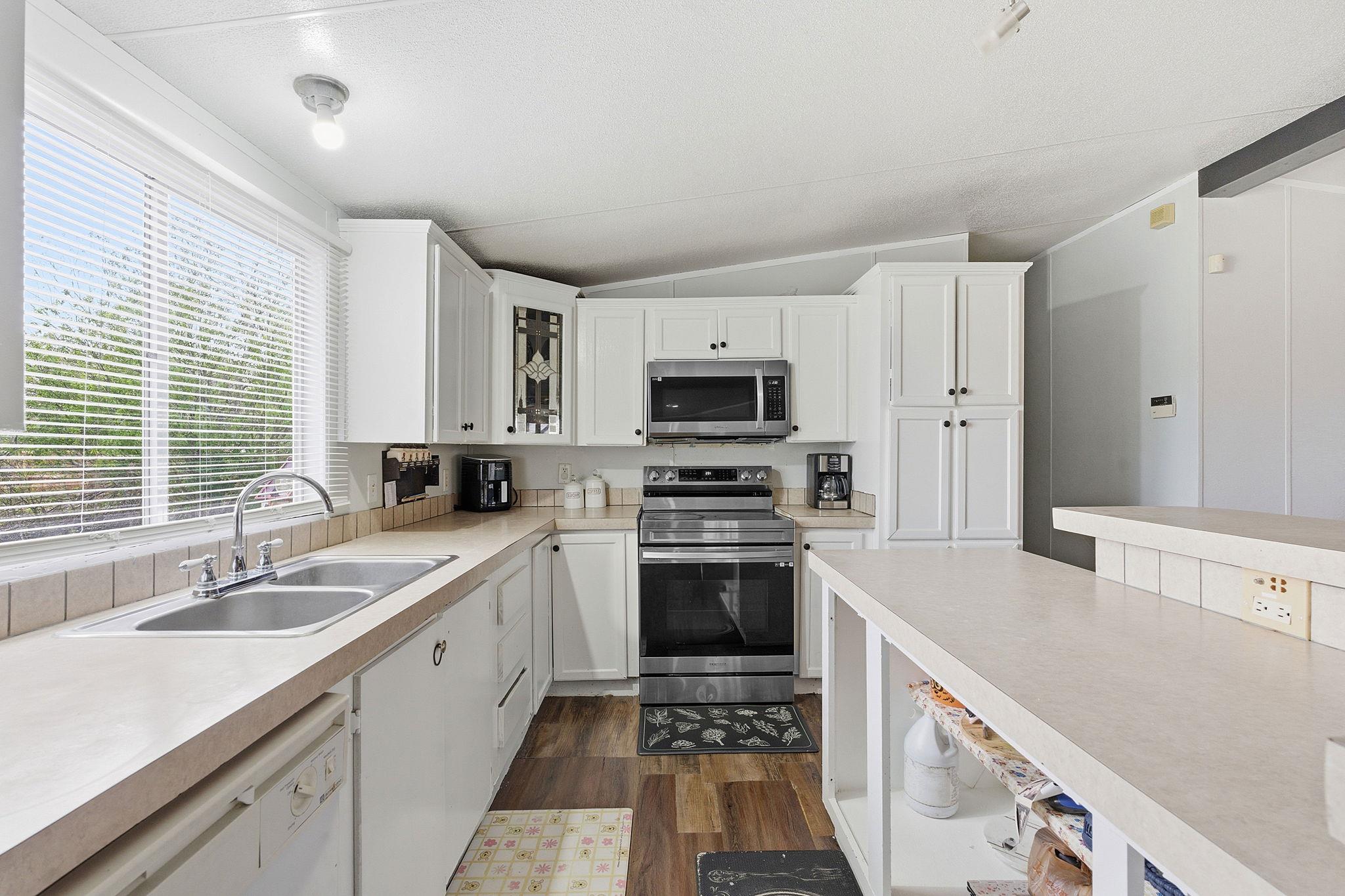 344  Coronado Ln, photo 9