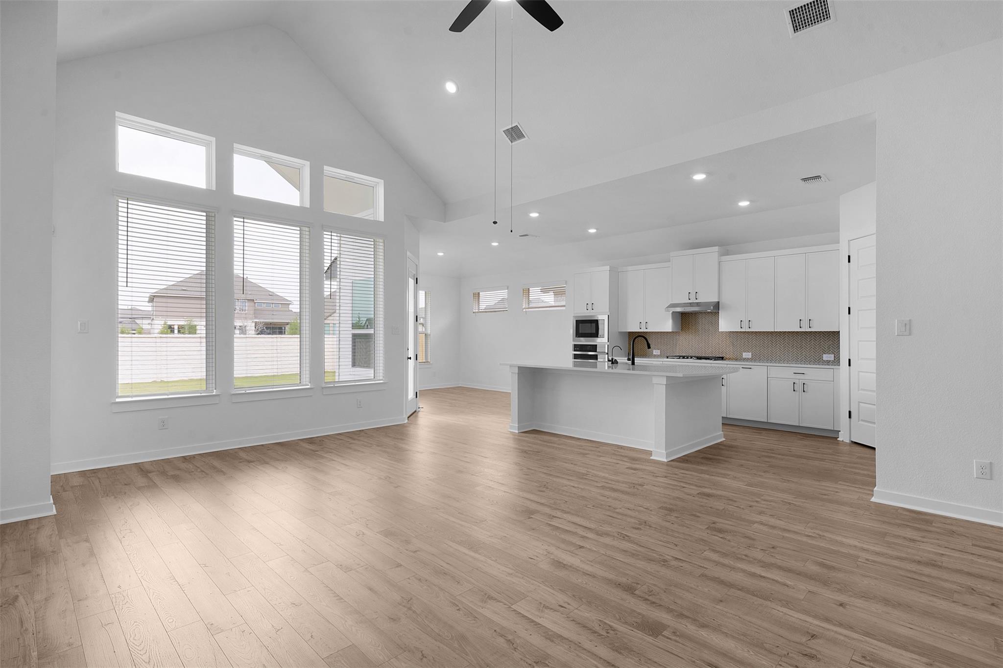 404  Veneta Ln, photo 8