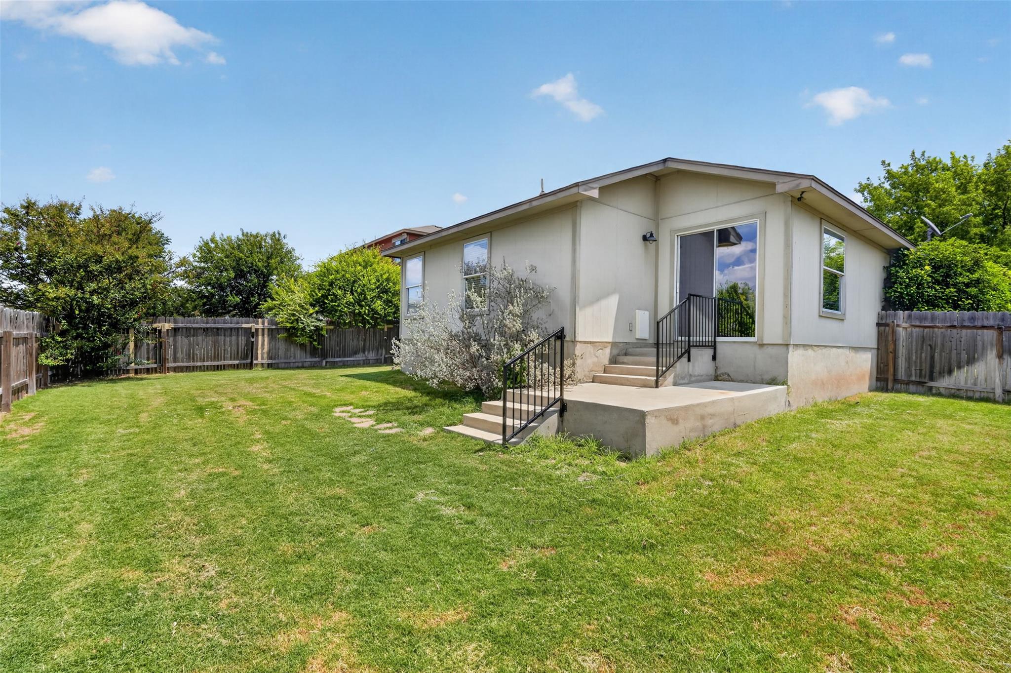 313  Wimberley St, photo 8