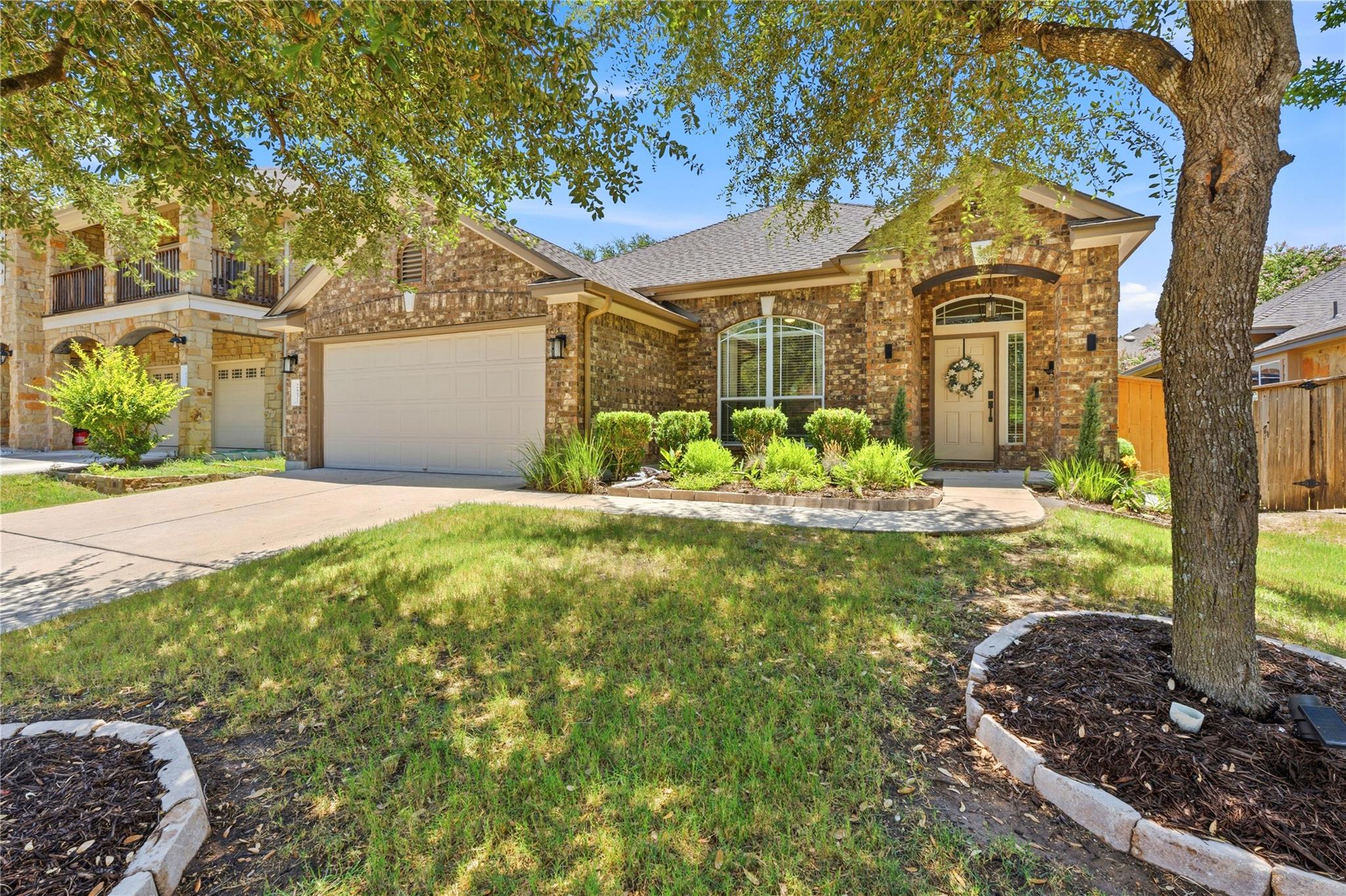 2851  Angelina Dr, photo 2