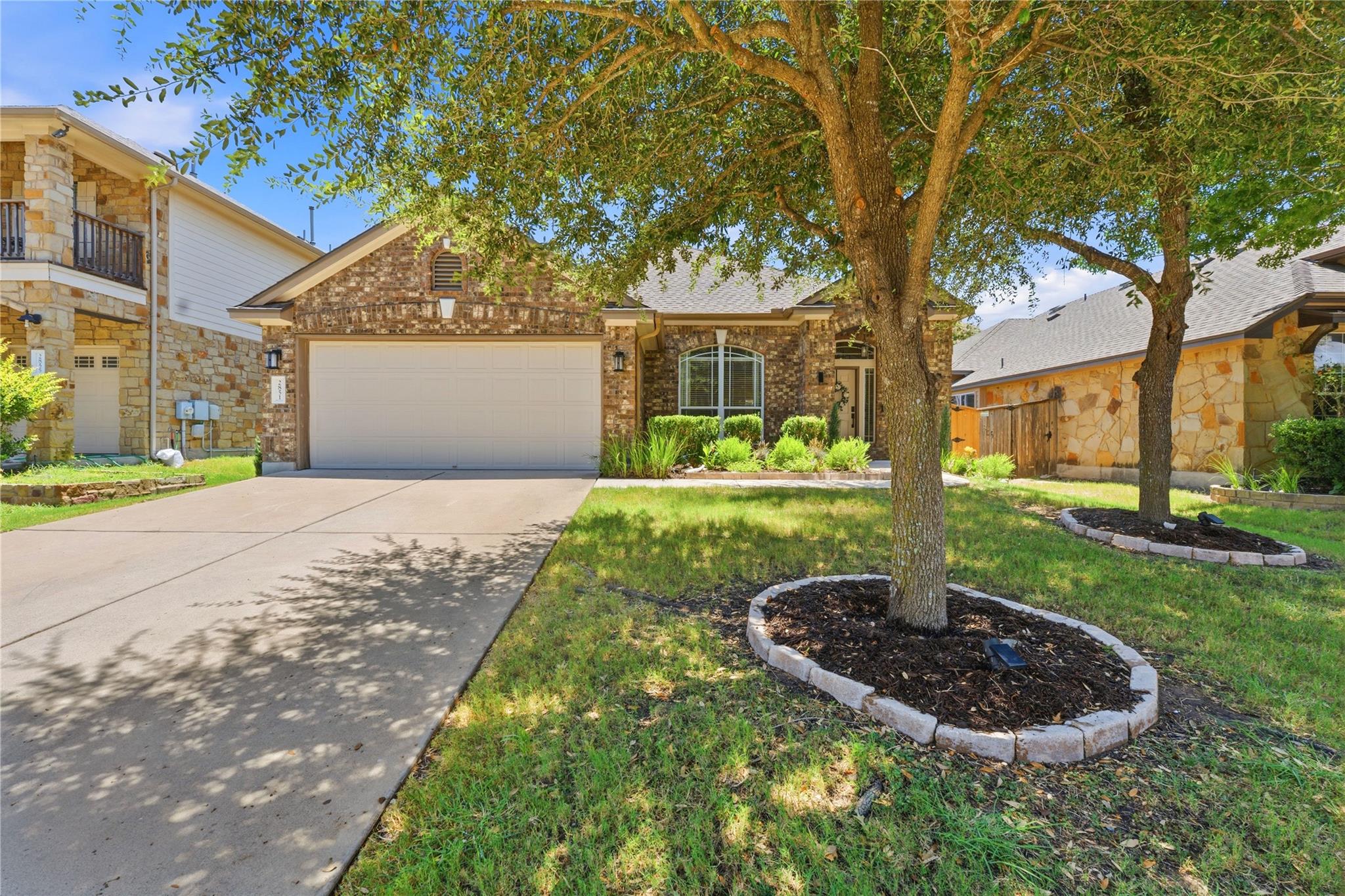 2851  Angelina Dr, photo 3