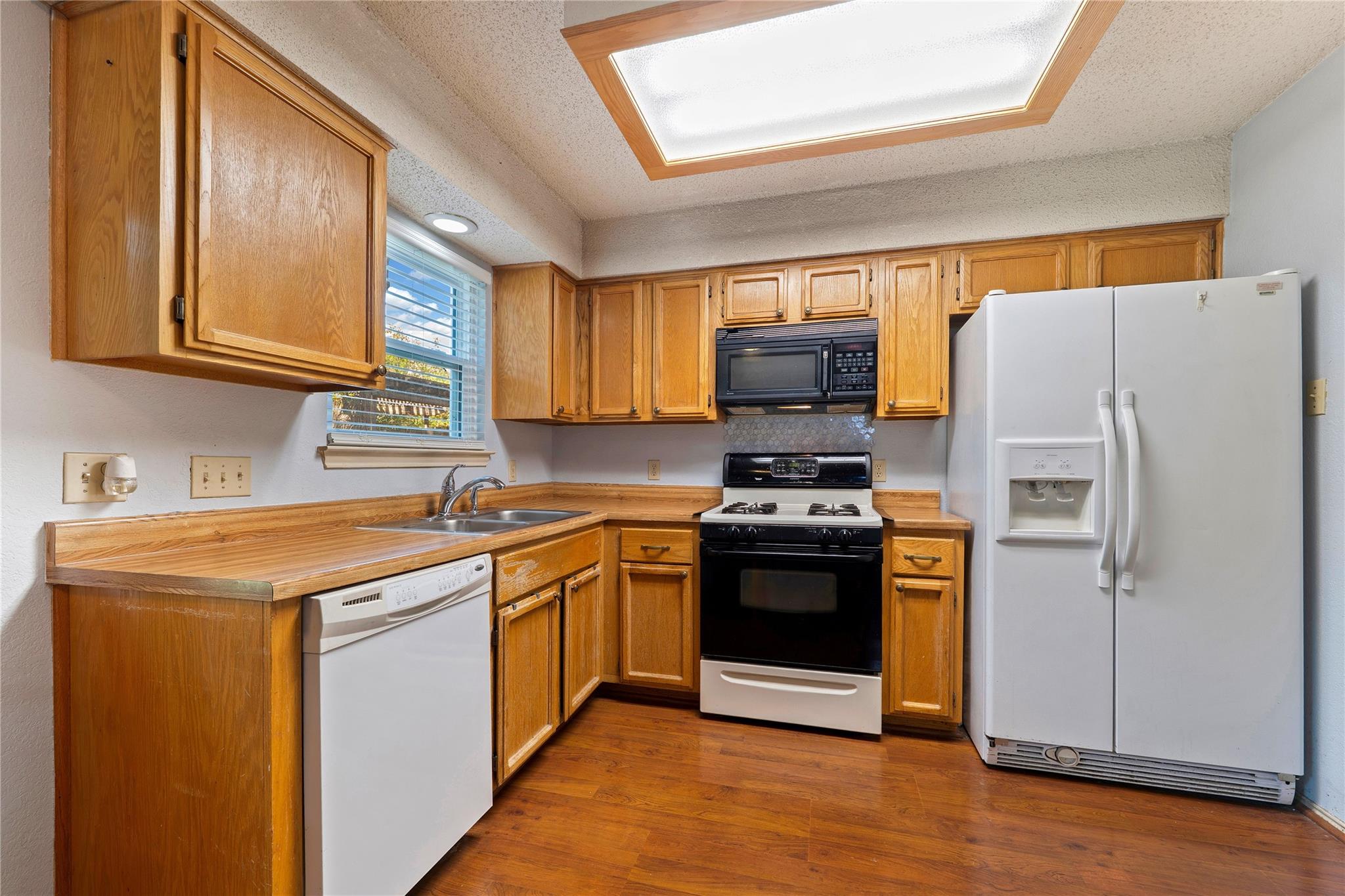 12902  Modena Trl, photo 11