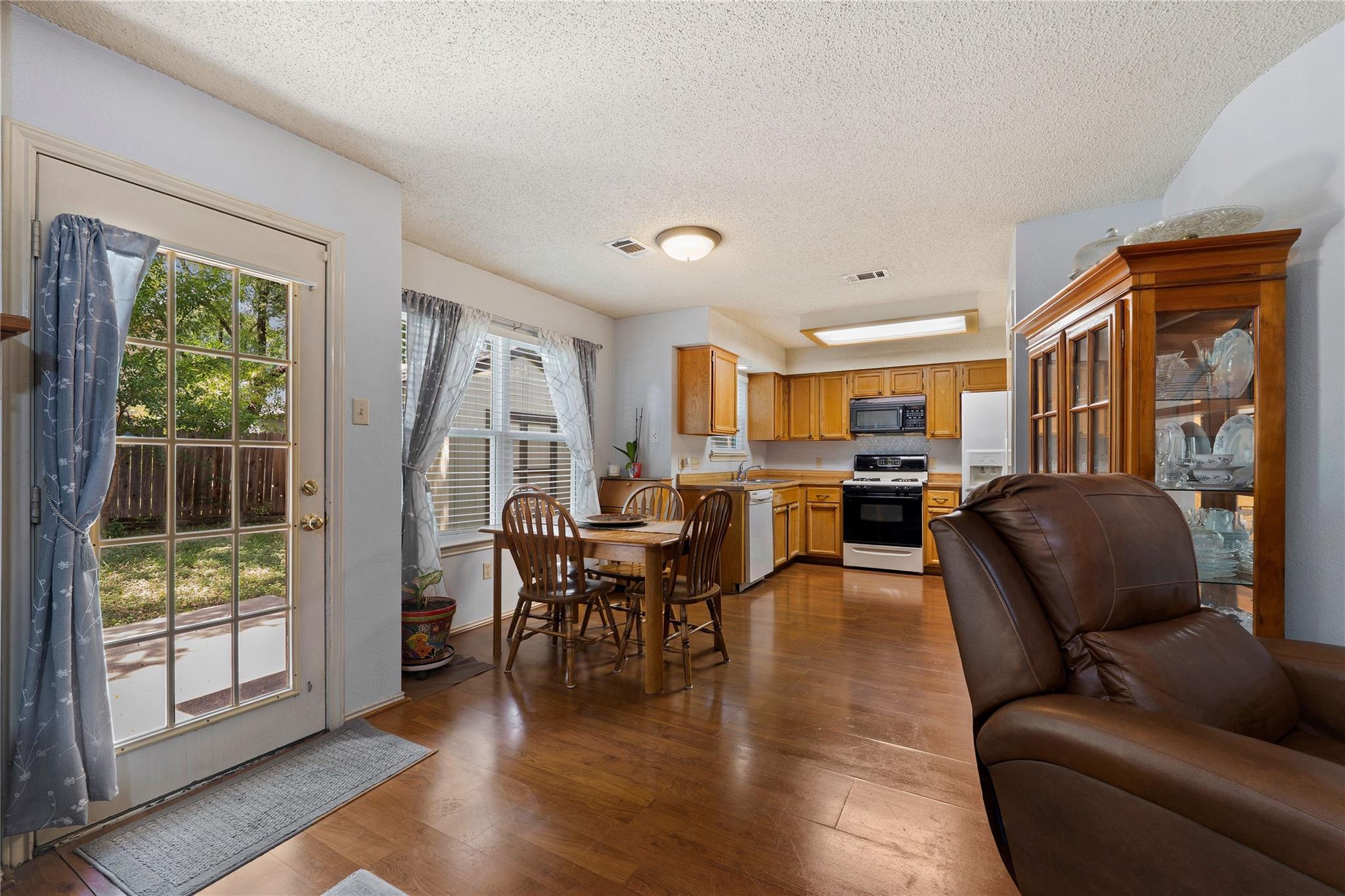 12902  Modena Trl, photo 9