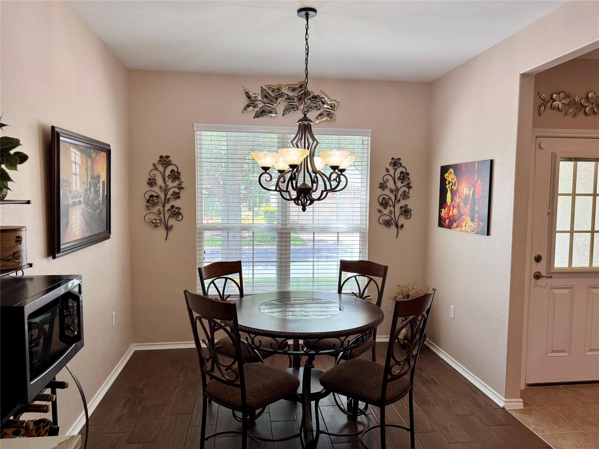 605  Farm Hill Dr, photo 2