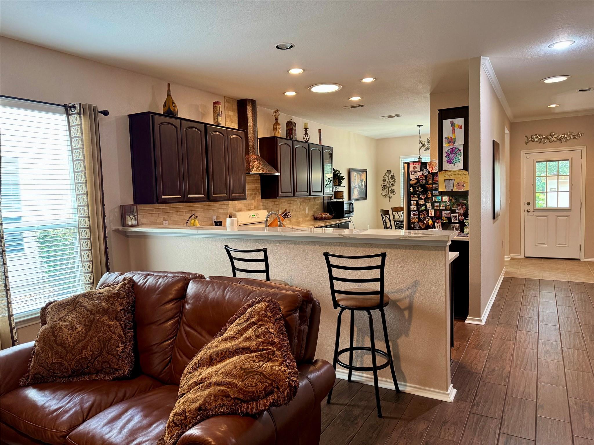 605  Farm Hill Dr, photo 3