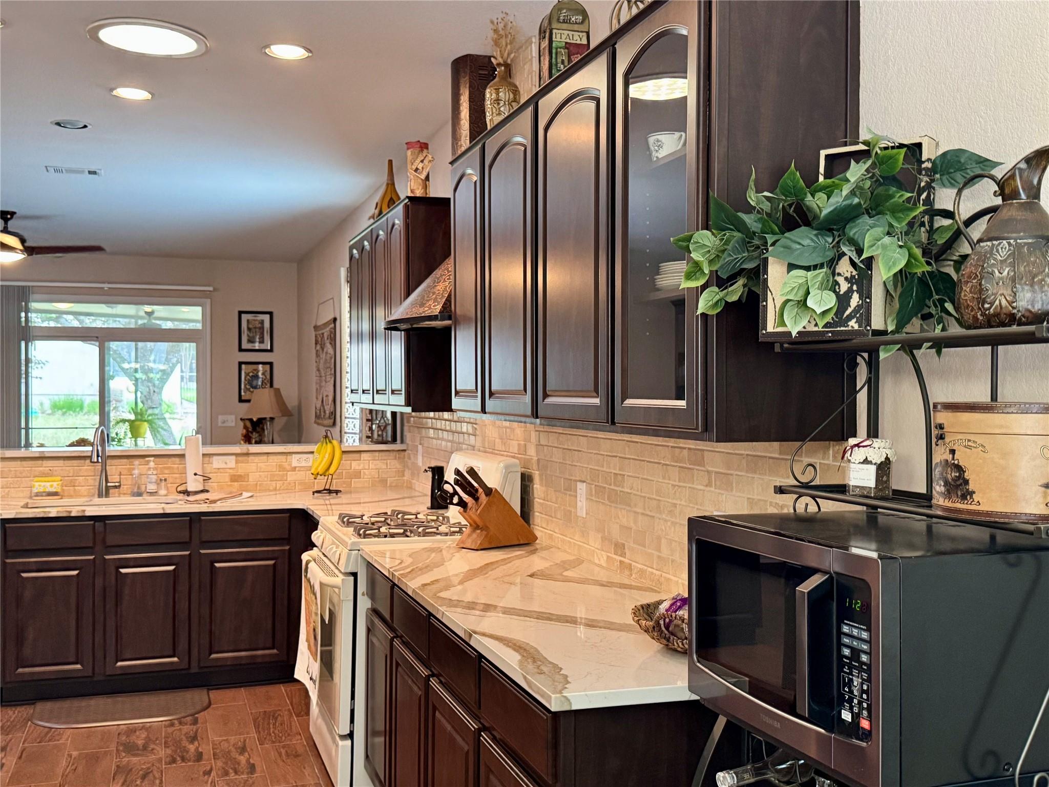 605  Farm Hill Dr, photo 4