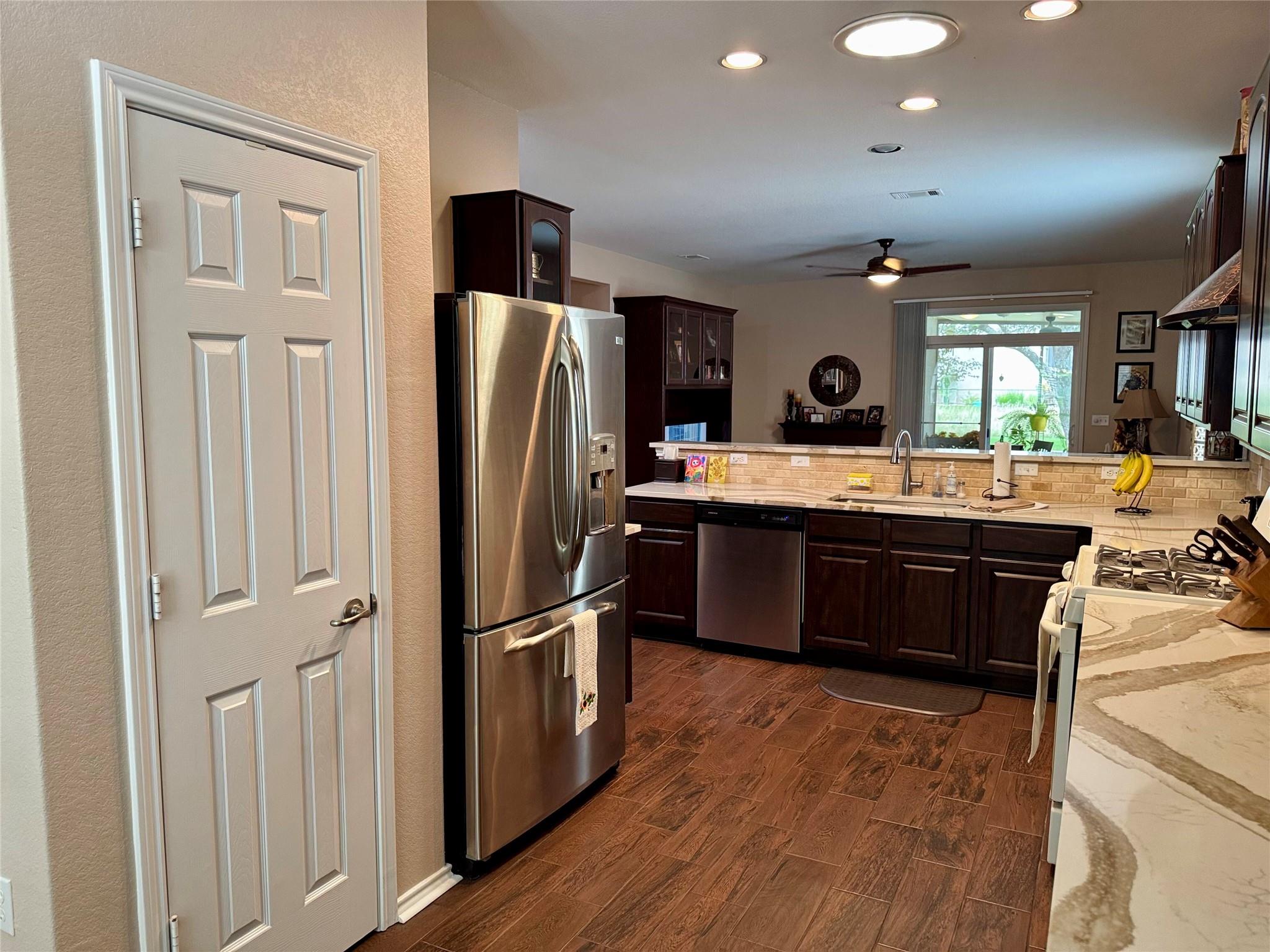 605  Farm Hill Dr, photo 5