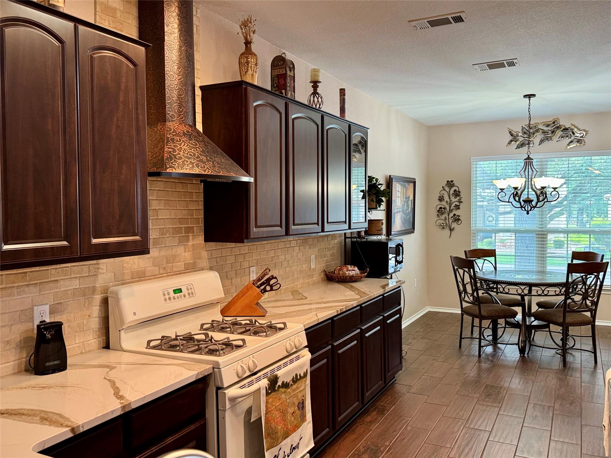 605  Farm Hill Dr, photo 6