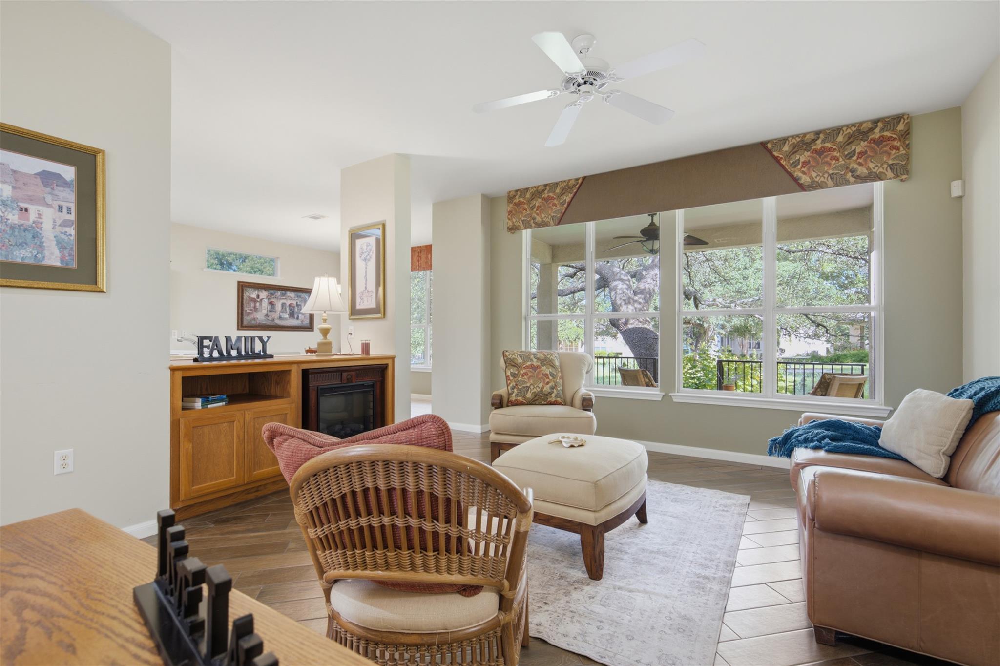 113  Larkspur Ln, photo 9