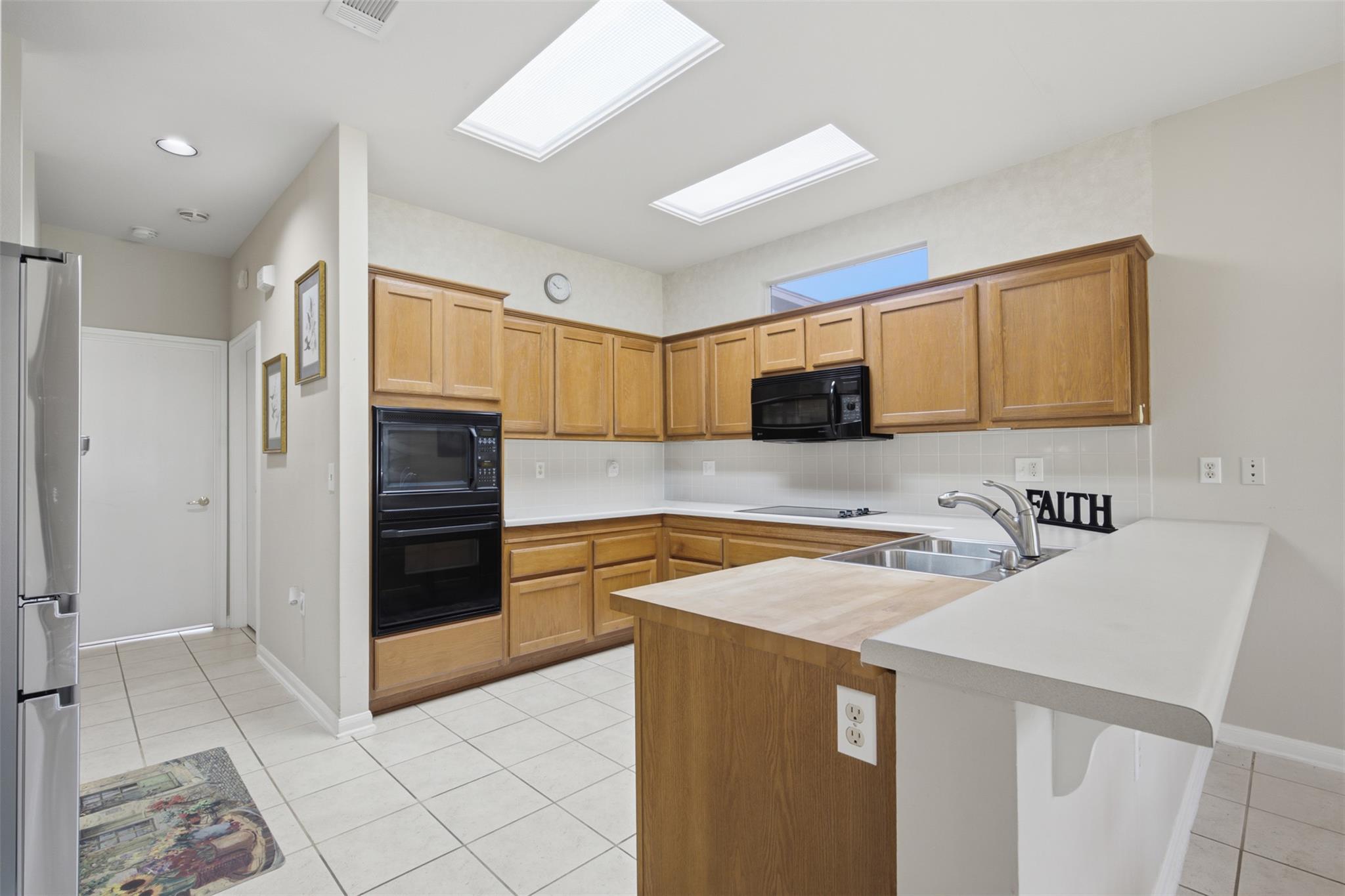113  Larkspur Ln, photo 10