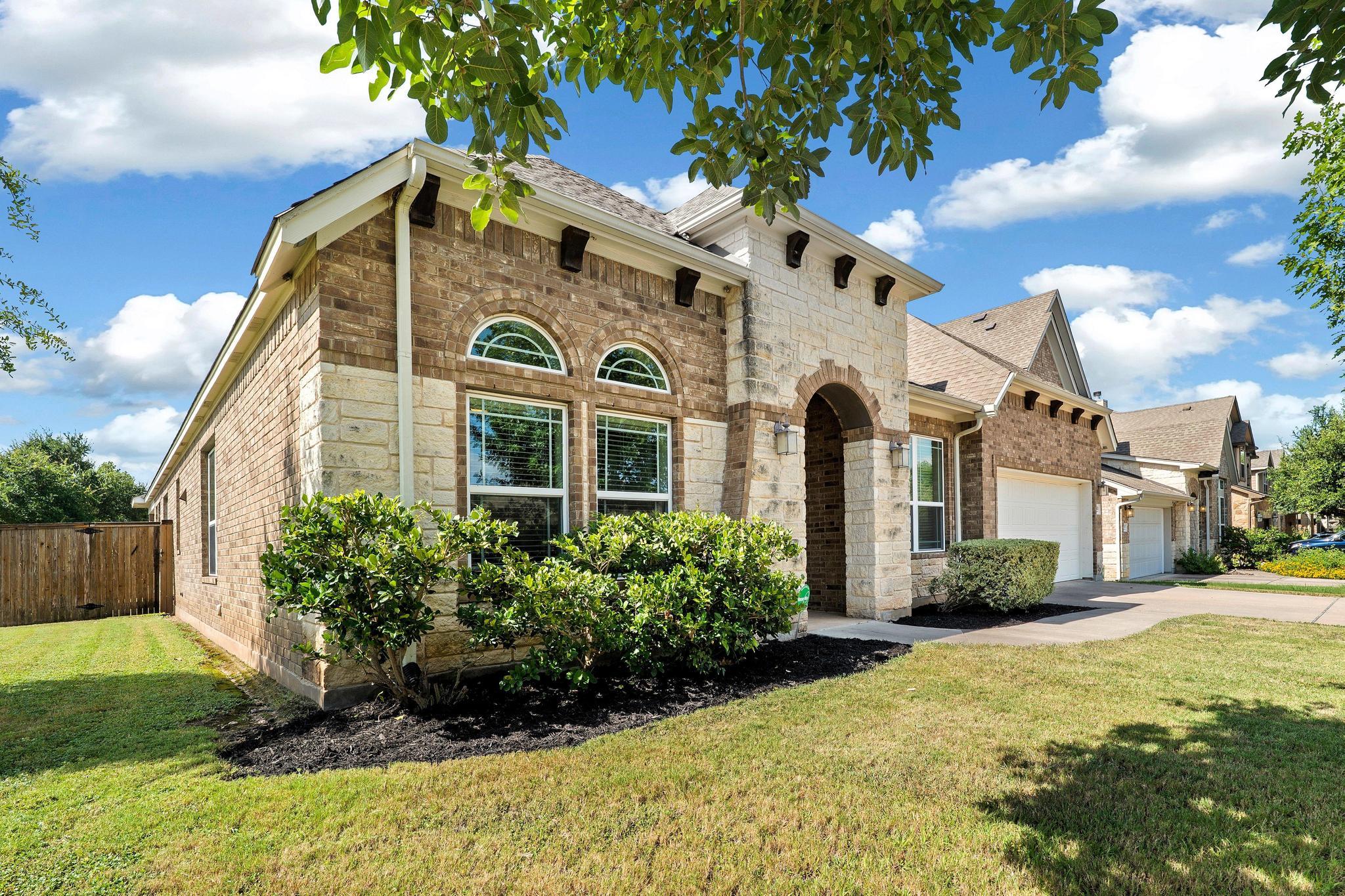 101  Canyon Lake Ln, photo 2