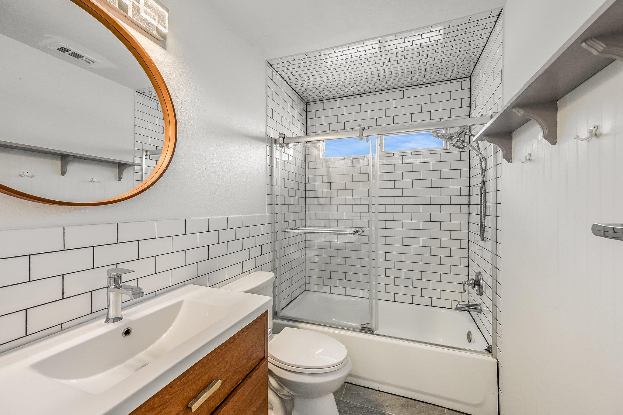 537  Roseberry St, photo 8