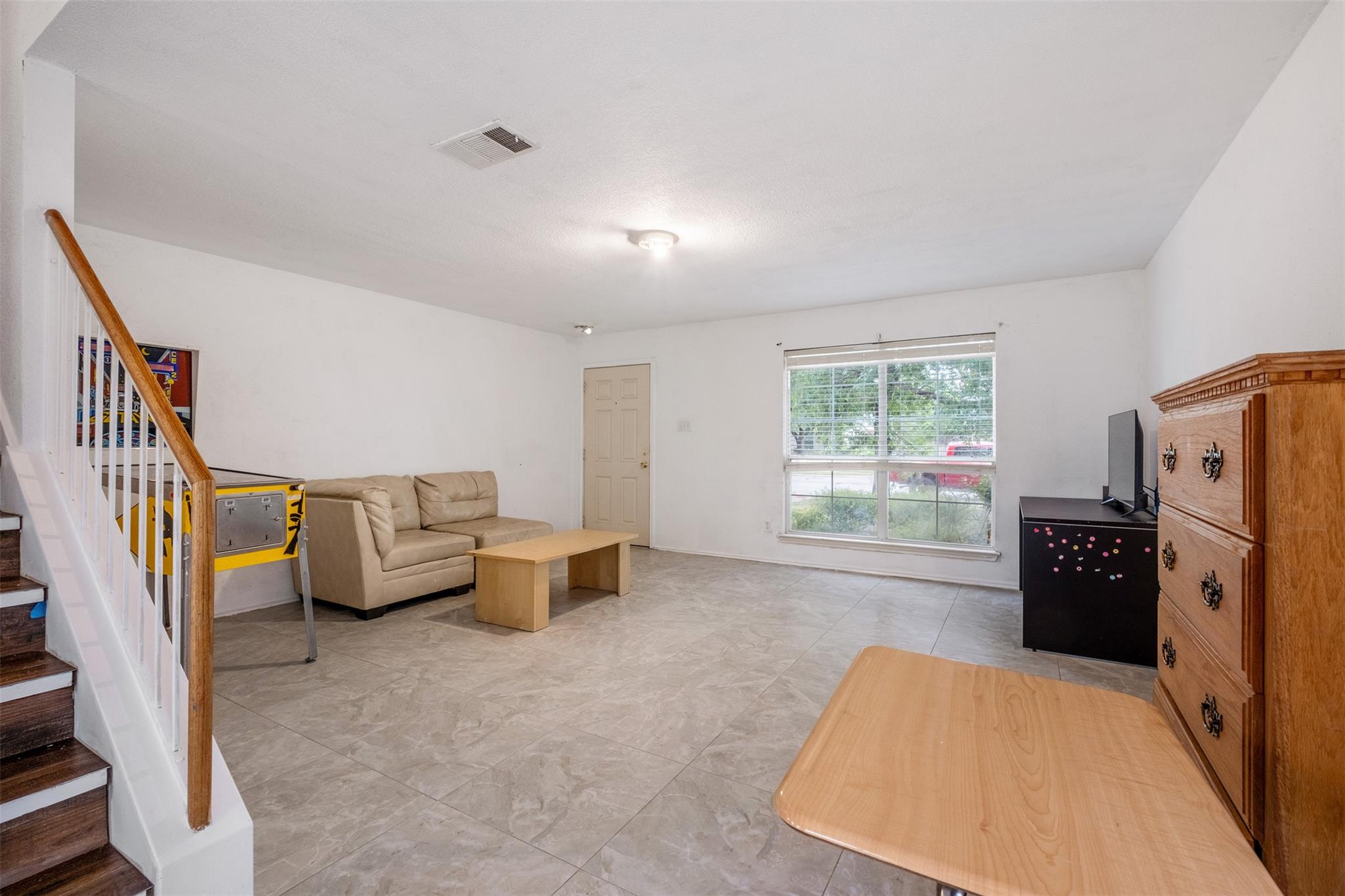 800  Rubles Ct, photo 3
