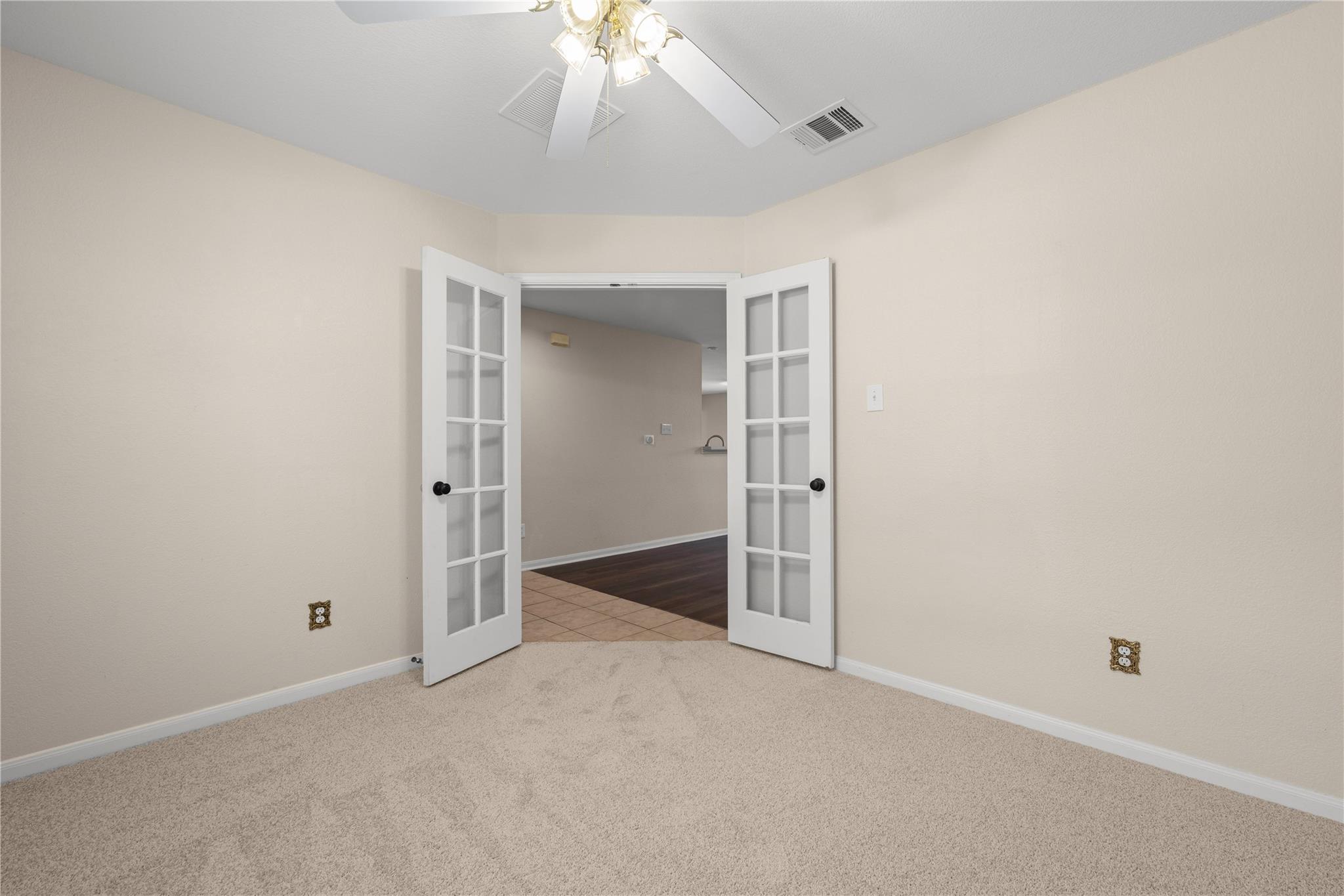 1481  Newbury St, photo 4