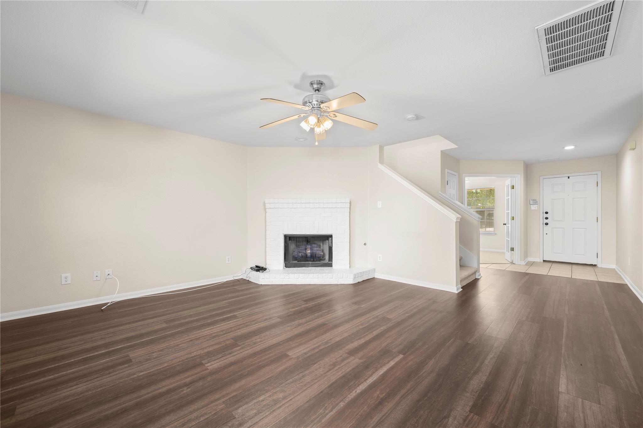 1481  Newbury St, photo 6