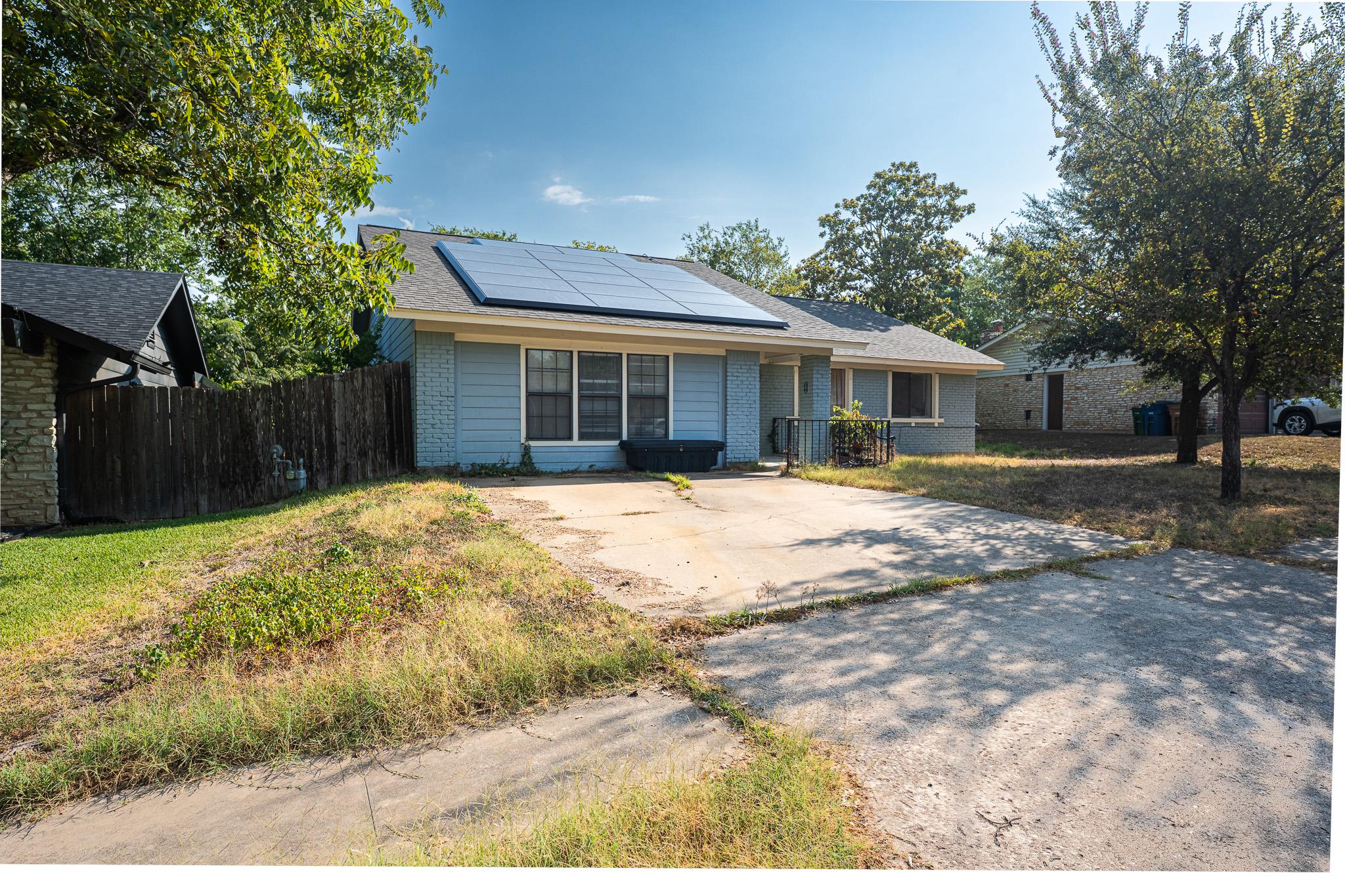1404  Manford Hill Dr, photo 2