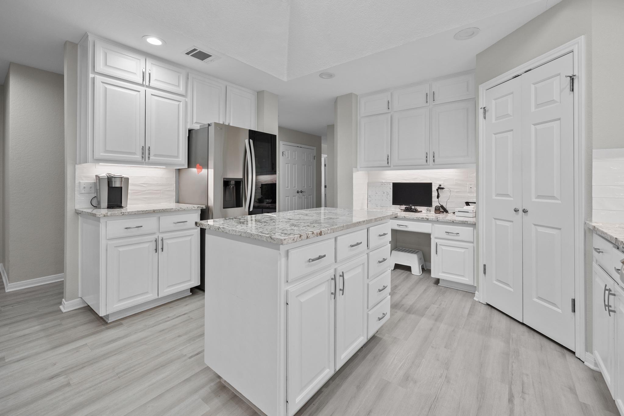 30112  Spyglass Cir, photo 12