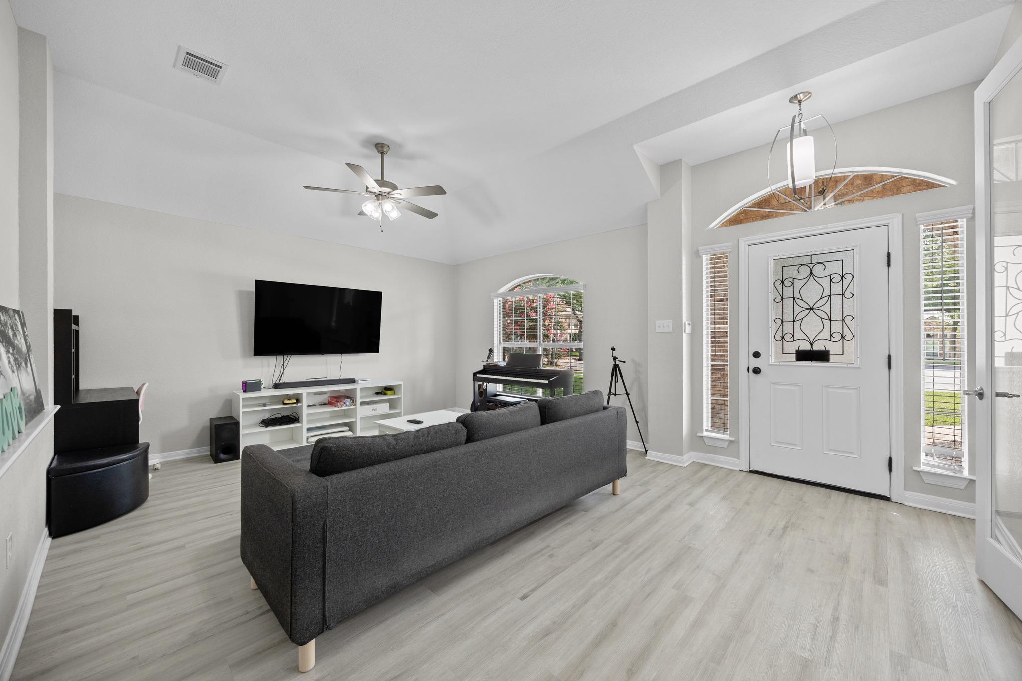 30112  Spyglass Cir, photo 5