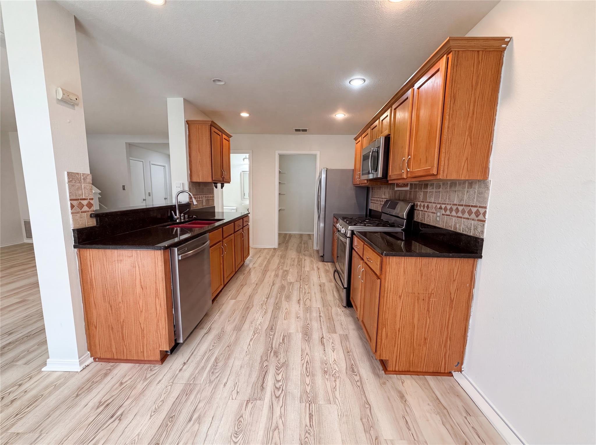 5810  Vasey Blvd, photo 2