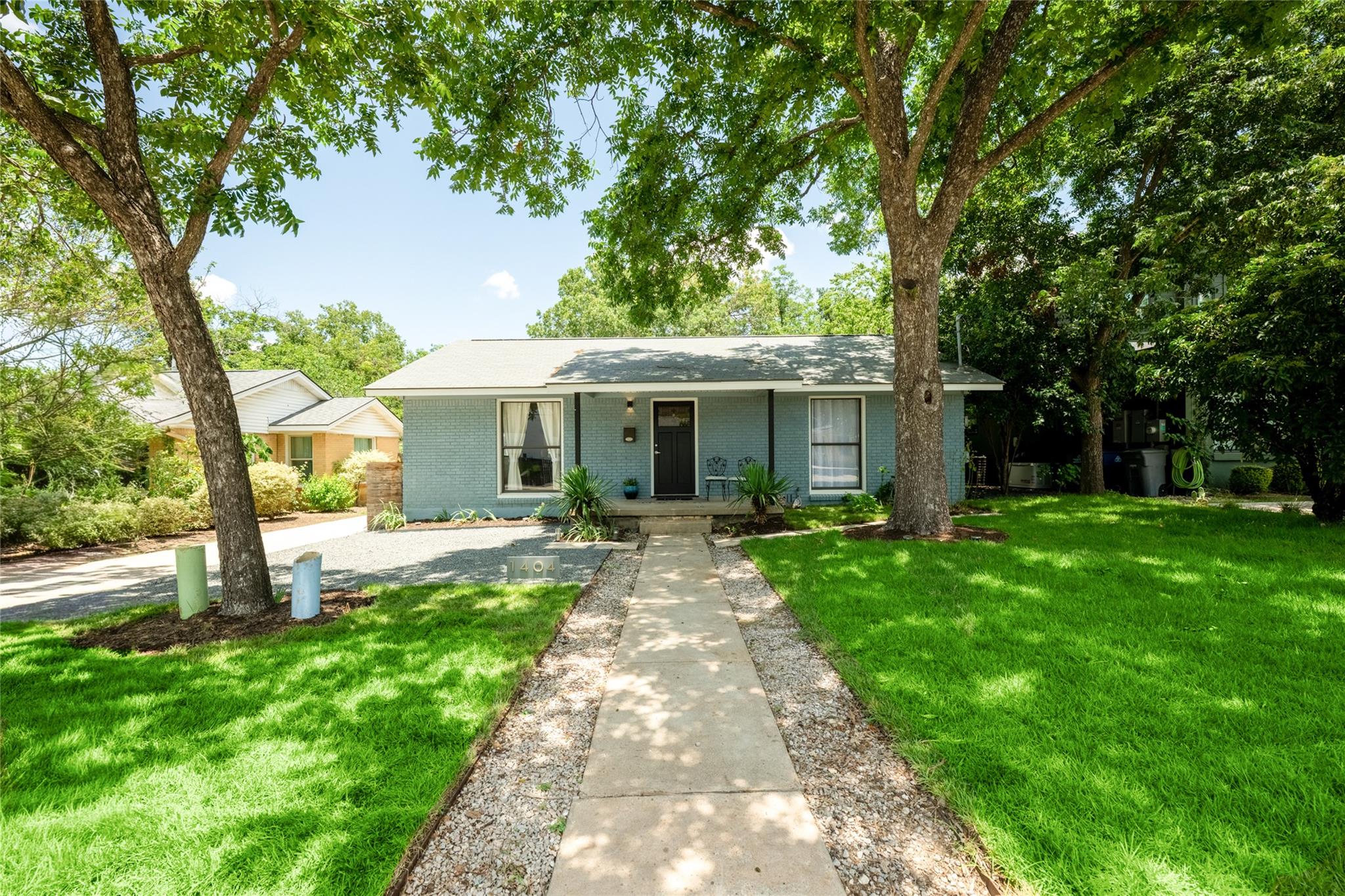 1404  Justin Ln, photo 3