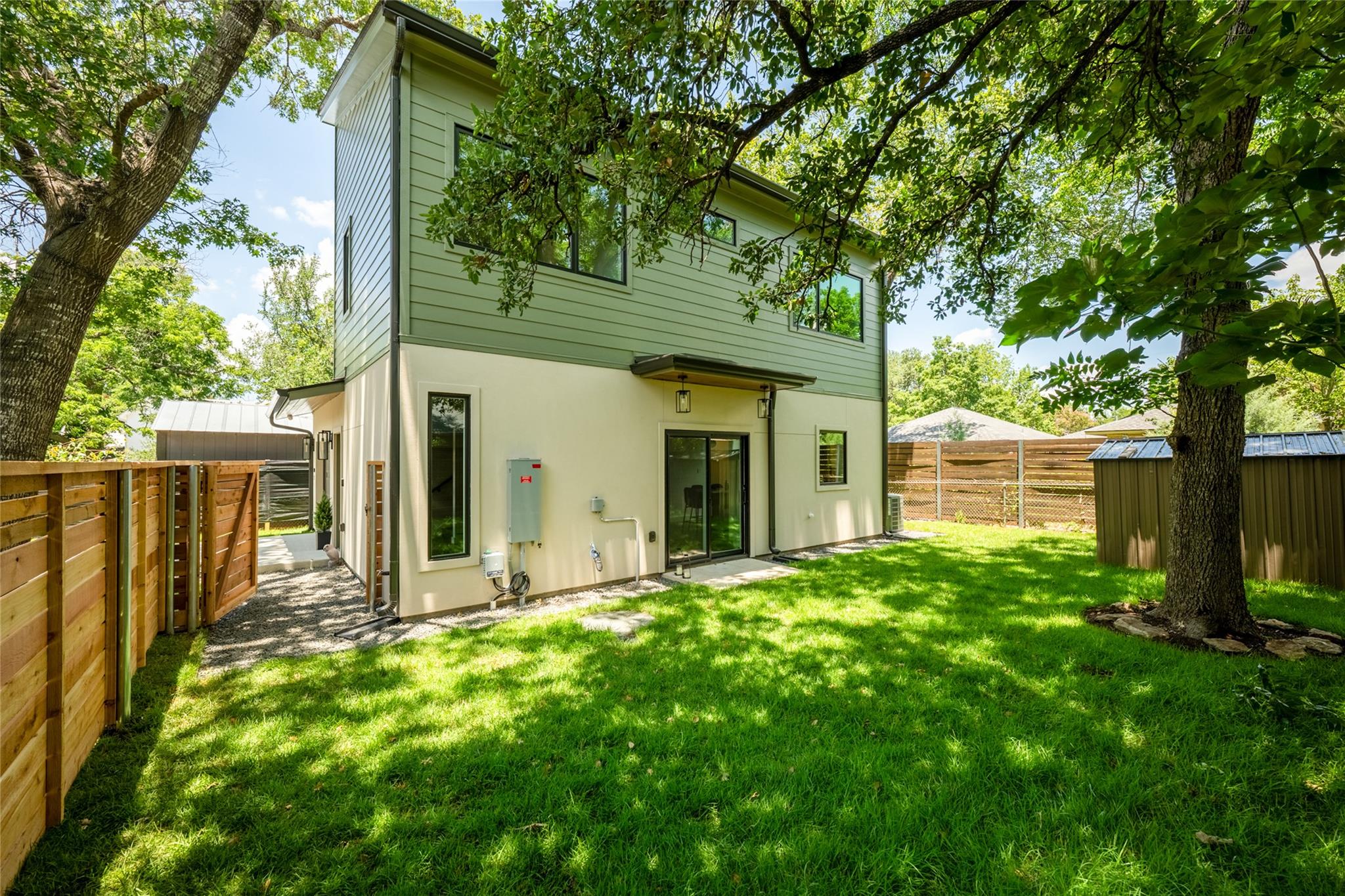 1404  Justin Ln, photo 4