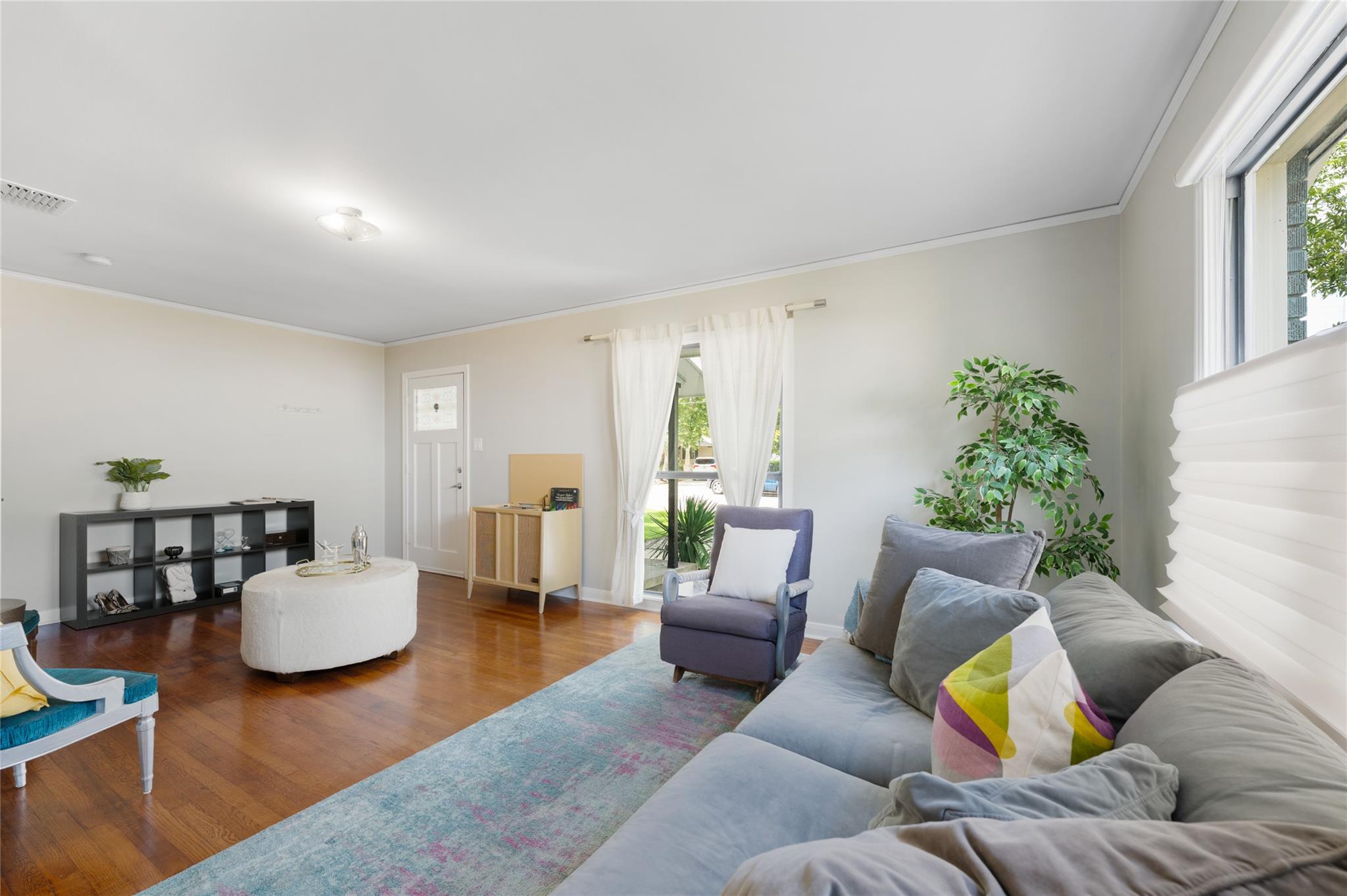 1404  Justin Ln, photo 5