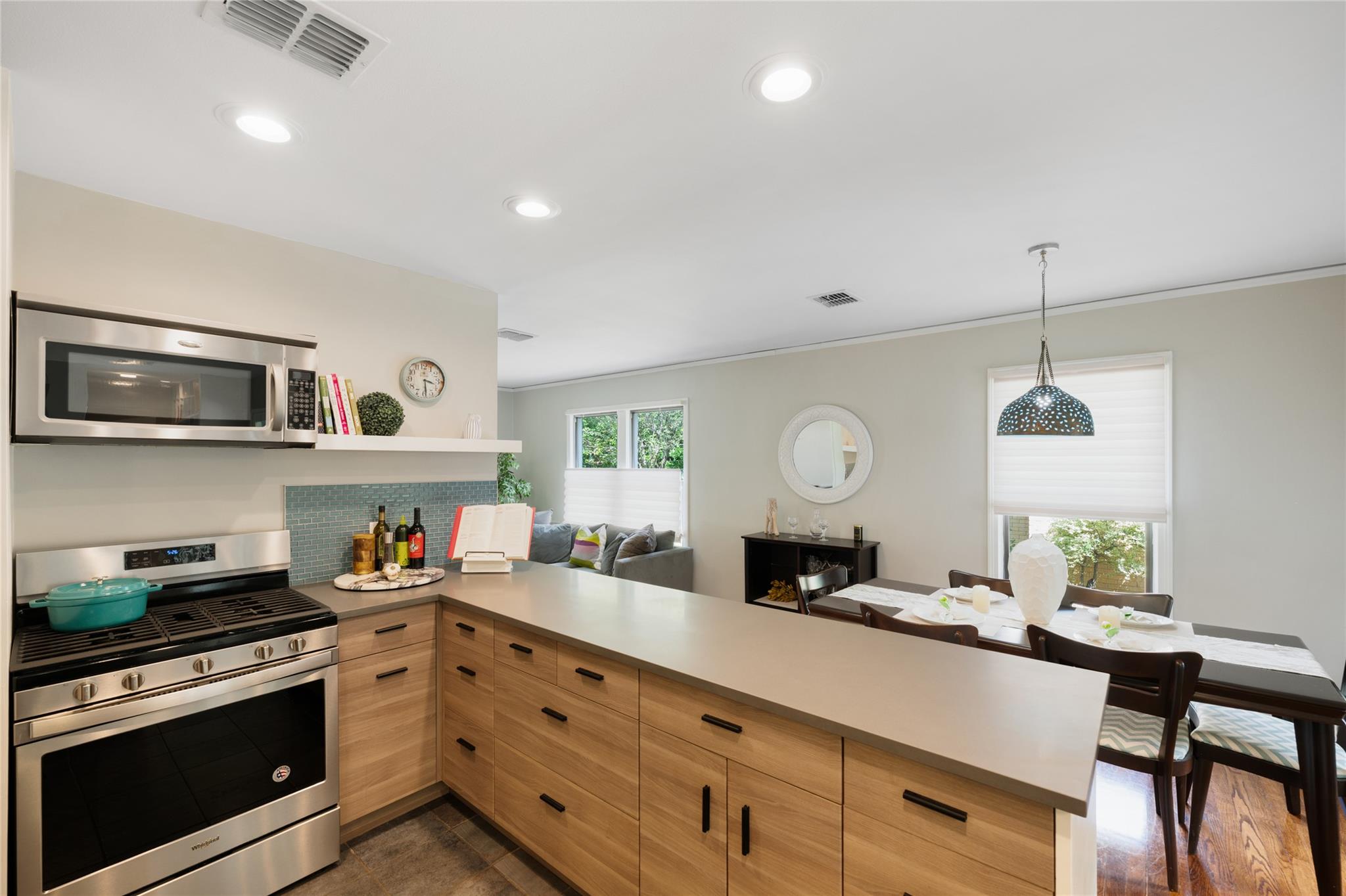 1404  Justin Ln, photo 10