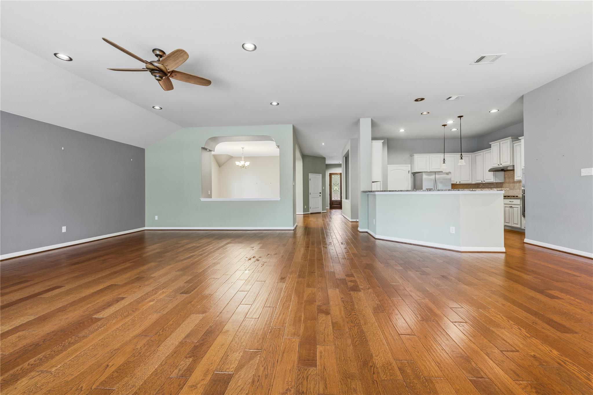 209  Monahans Dr, photo 11