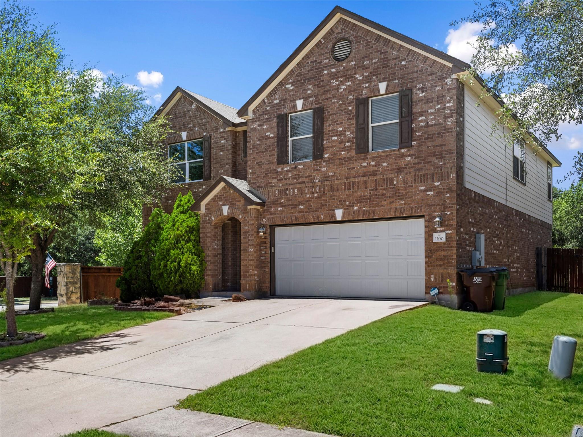 1100  Renaissance Trl, photo 3