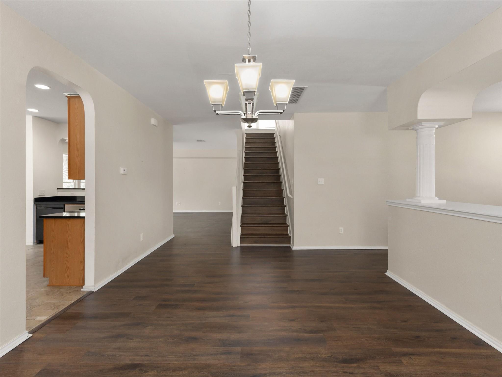 1100  Renaissance Trl, photo 8