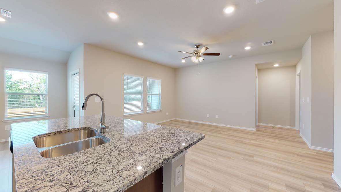 544  Hector Loop, photo 12