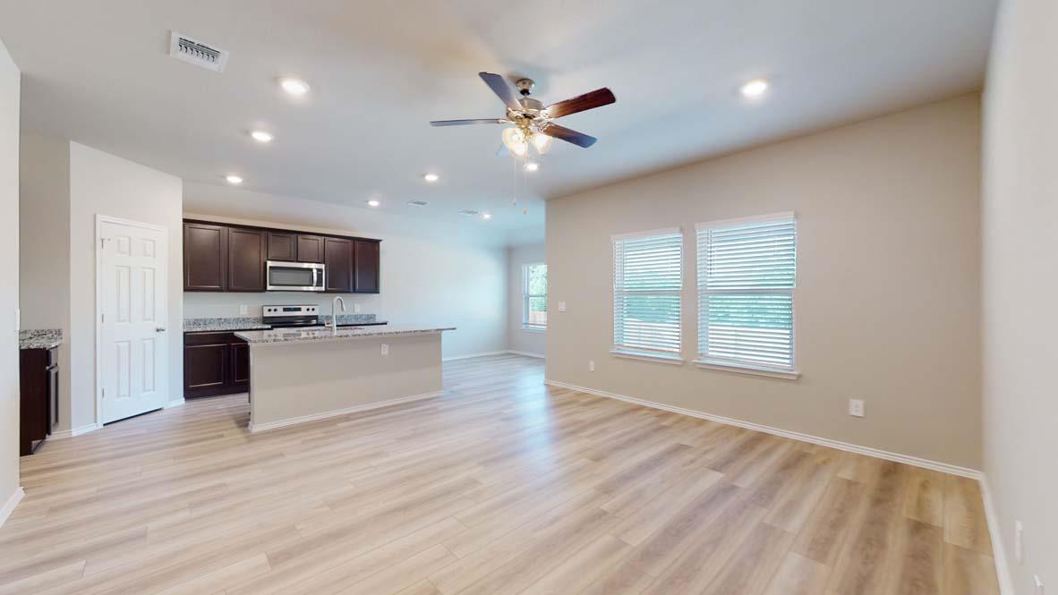 544  Hector Loop, photo 9