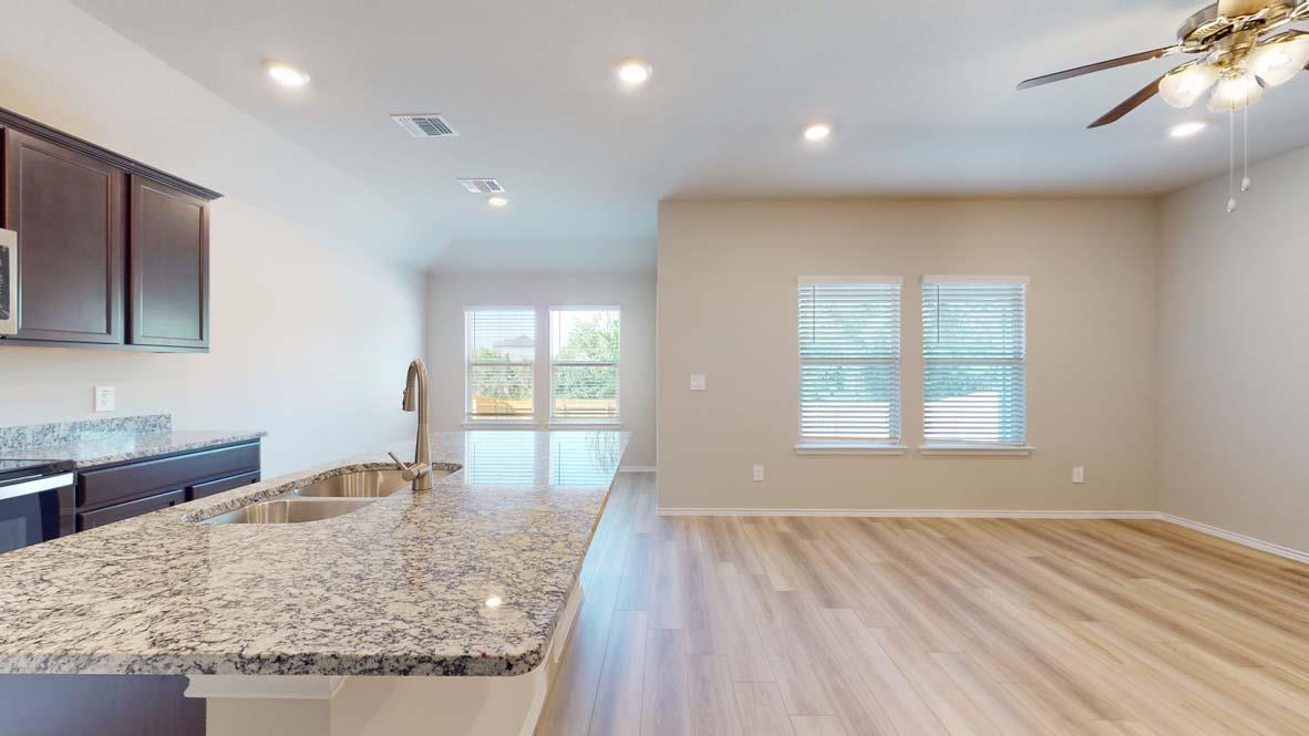 544  Hector Loop, photo 10