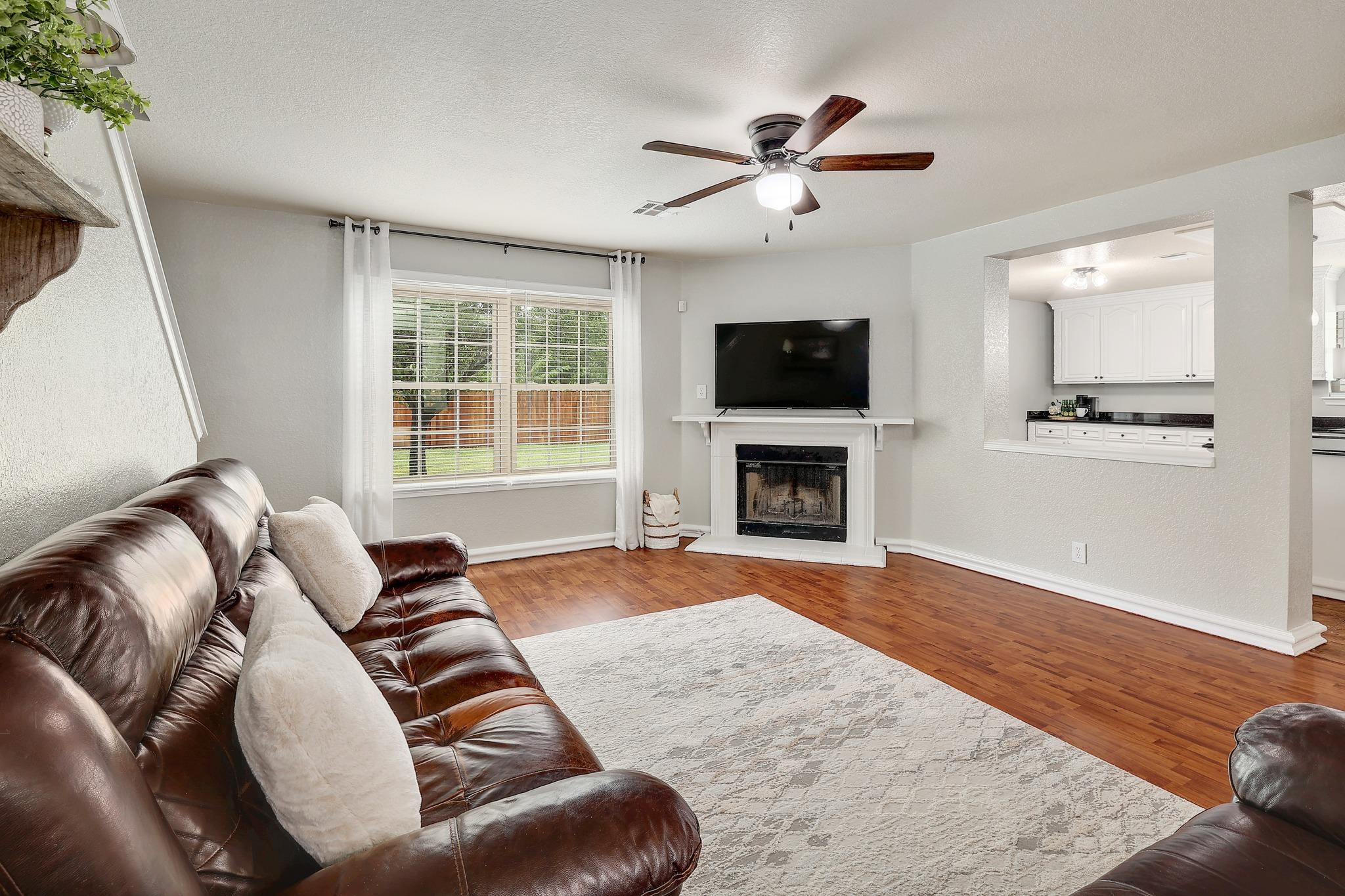 335  Mistletoe Ln, photo 5